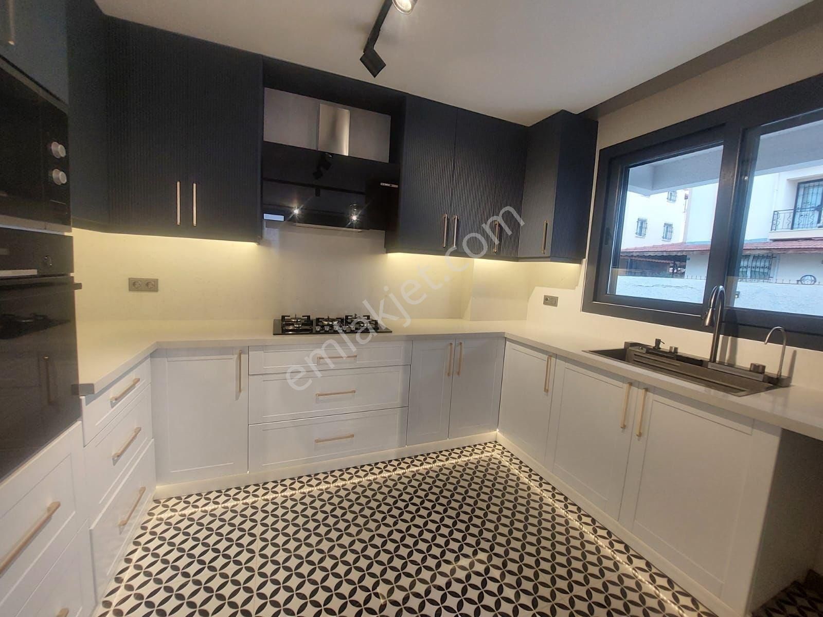 Karaovada Özel Havuzlu Müstakil 4+1 Sıfır Villa - Görsel 19