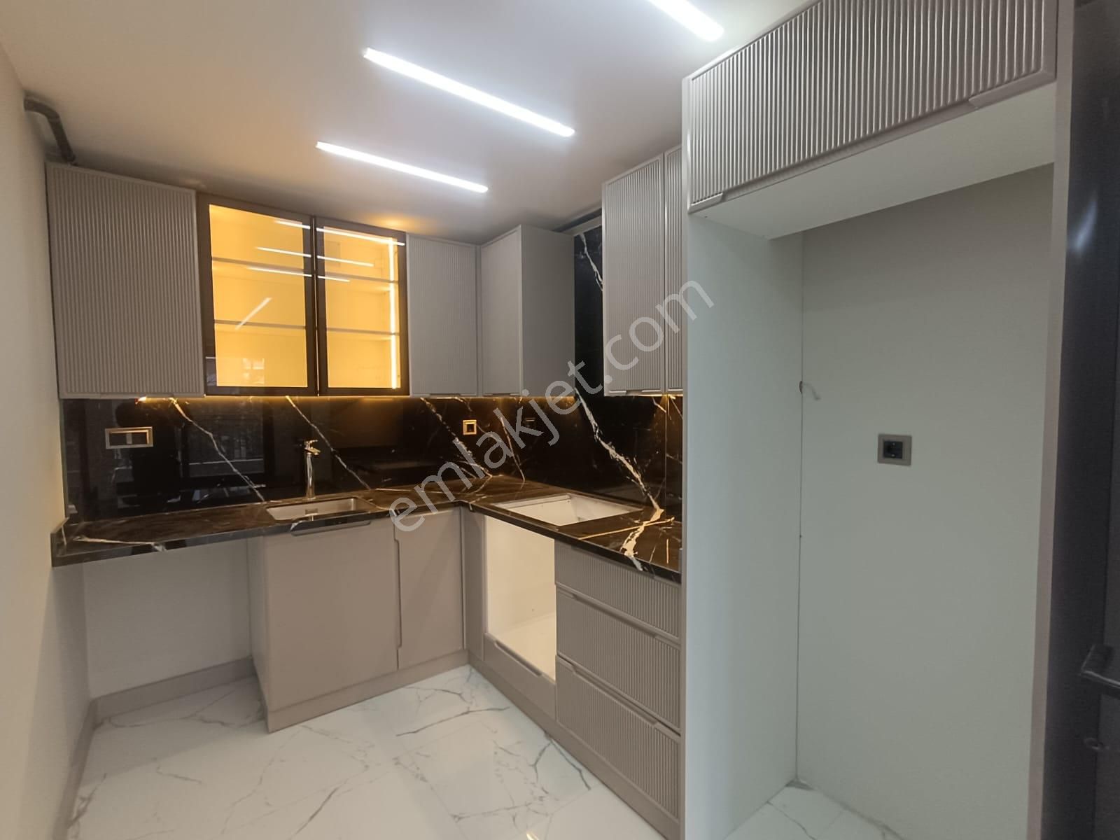 Yurt Mah. Yeşil Fırın Civarı 2+1 Açık Mutfak+fore Kazıklı+radya Temelli - Görsel 2