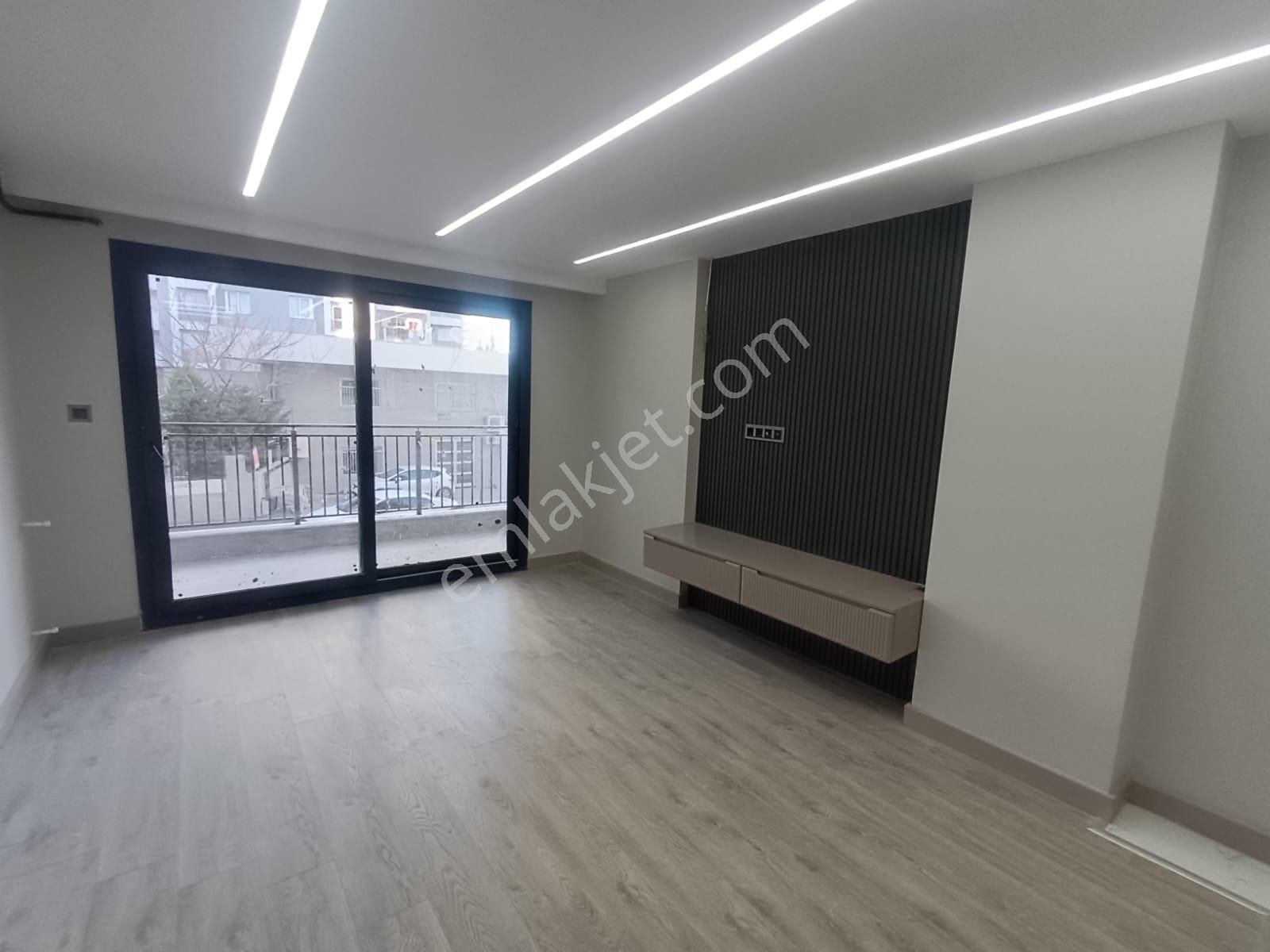 Yurt Mah. Yeşil Fırın Civarı 2+1 Açık Mutfak+fore Kazıklı+radya Temelli - Görsel 4