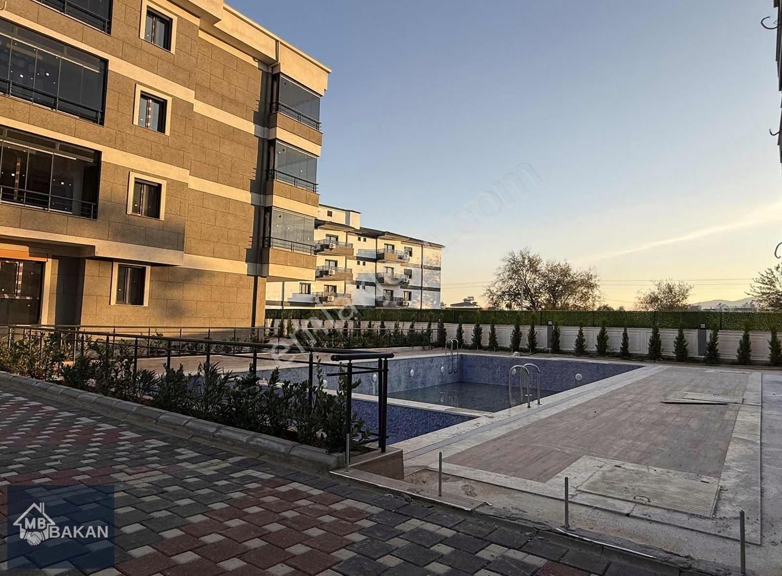 Bakan'dan Havuzlu Sitede Yüksek Giriş 2+1 Kapalı Mutfak - Görsel 17