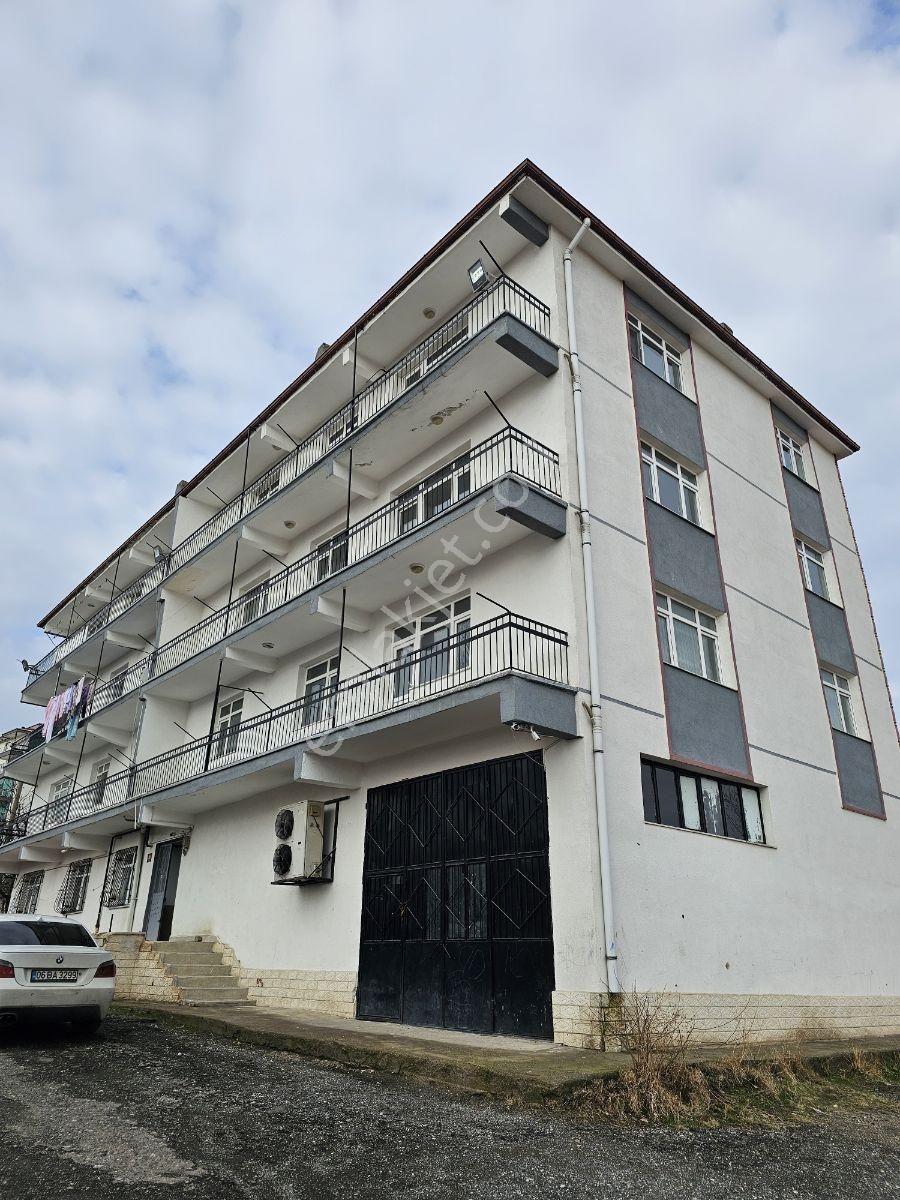 Serhat Cengiz Den Yakacık'ta Yapılı Satılık Daire