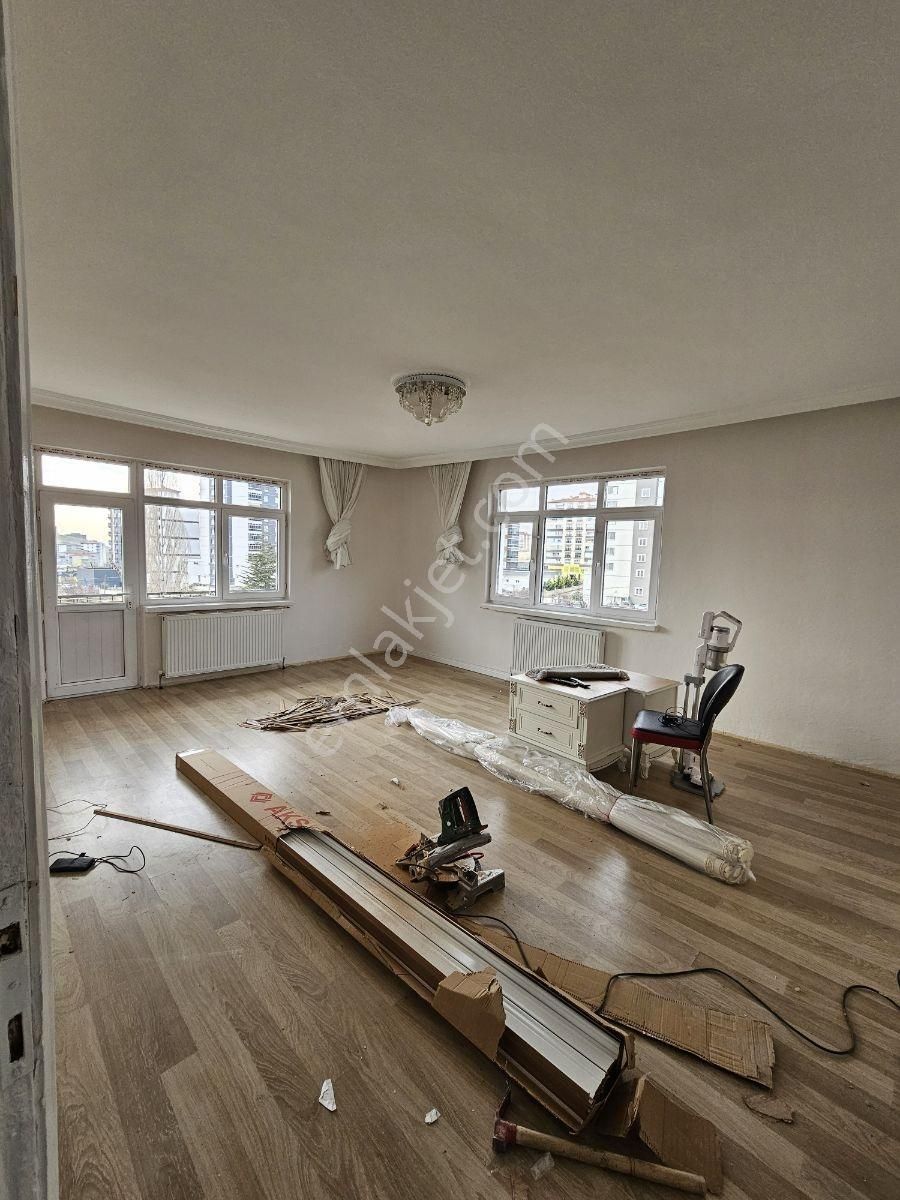 Serhat Cengiz Den Yakacık'ta Yapılı Satılık Daire - Görsel 11