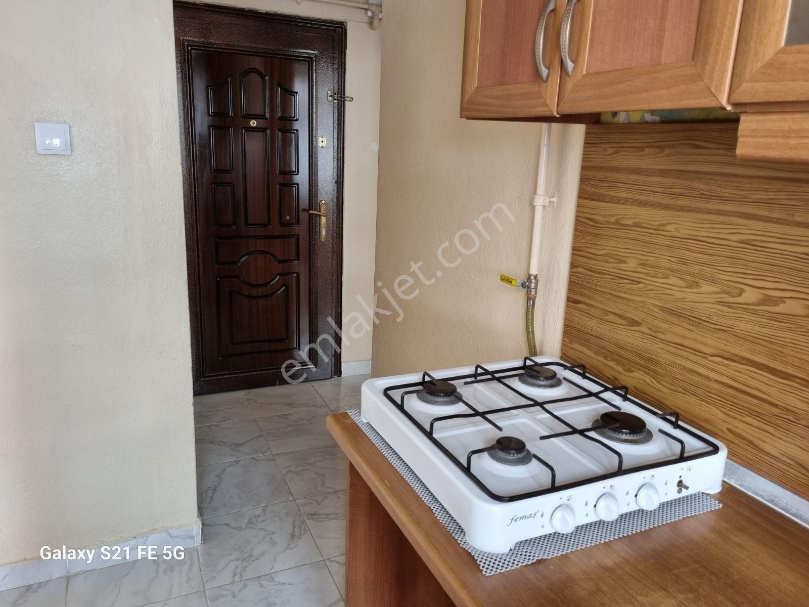 Kocamustafapaşa Merkezi Konum 1.arakat 70mk 2+1 - 25.000tl - Görsel 21