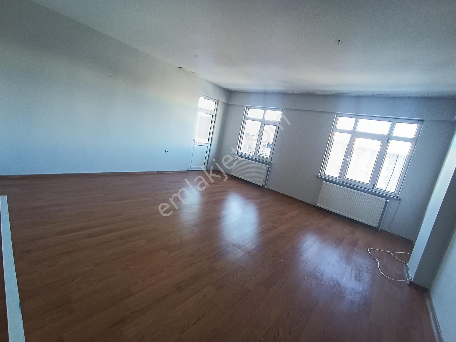 Üsk/yavuztürk Mah/2,5+1/130 M2/balkonlu/kiralık Daire - Görsel 4
