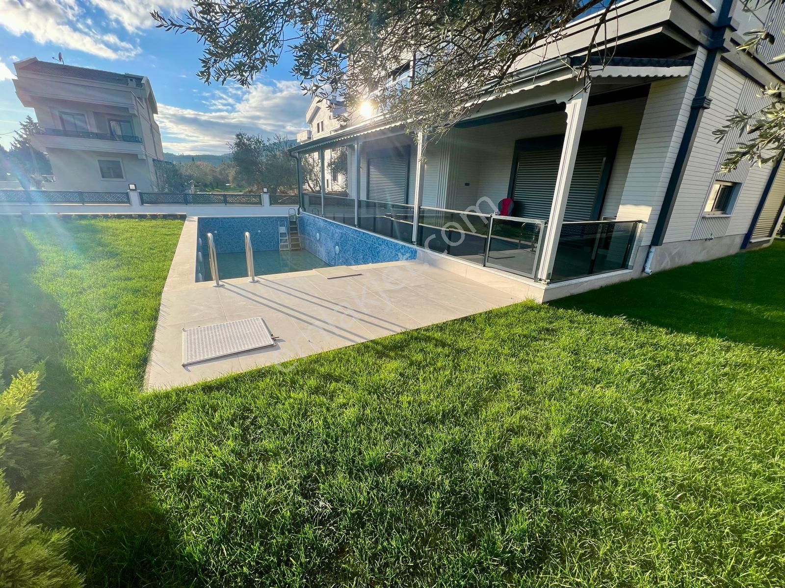 Akçay Aras Emlaktan Gürede Havuzlu Müstakil Lüks Villa - Görsel 5