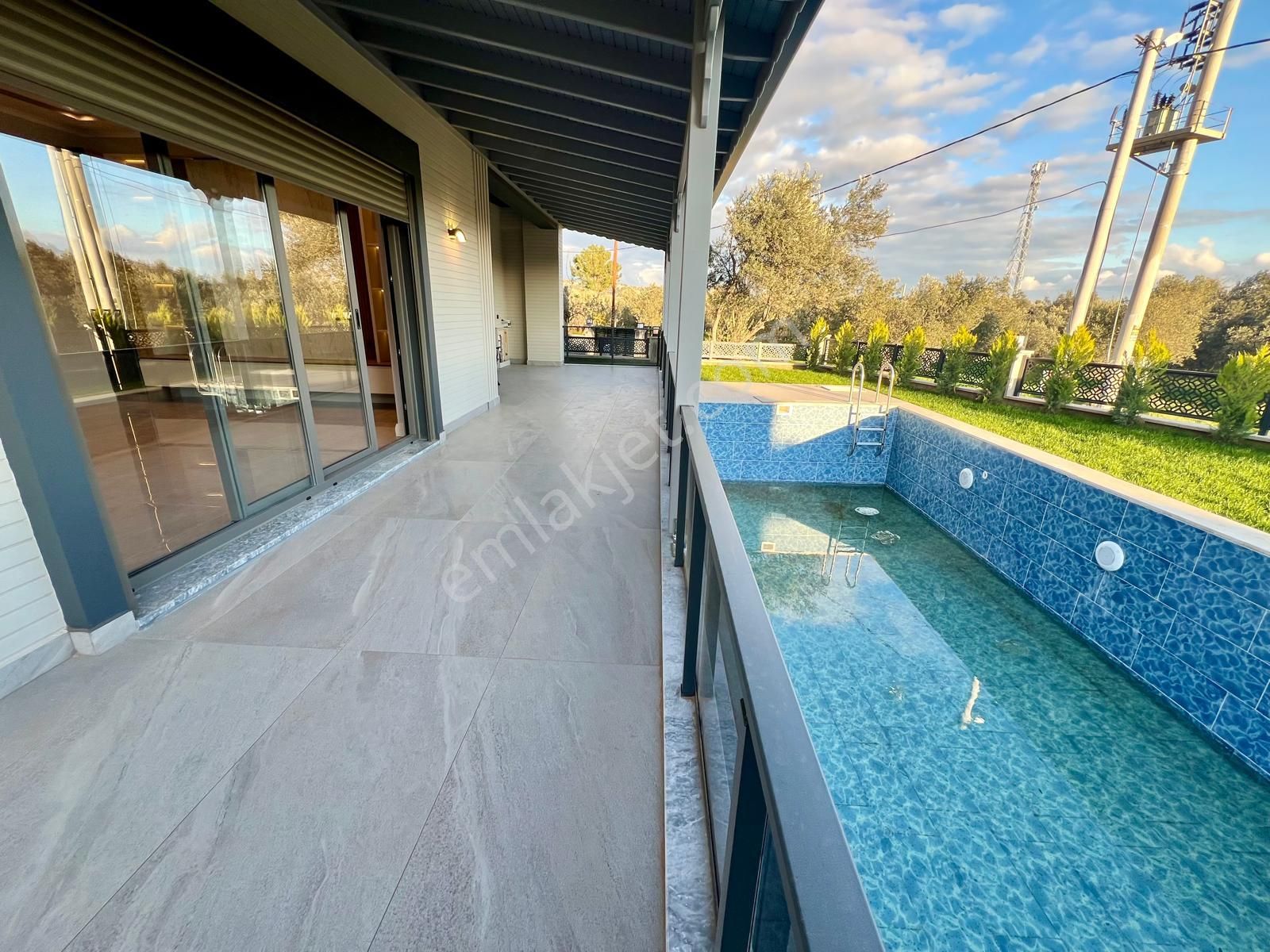 Akçay Aras Emlaktan Gürede Havuzlu Müstakil Lüks Villa - Görsel 20