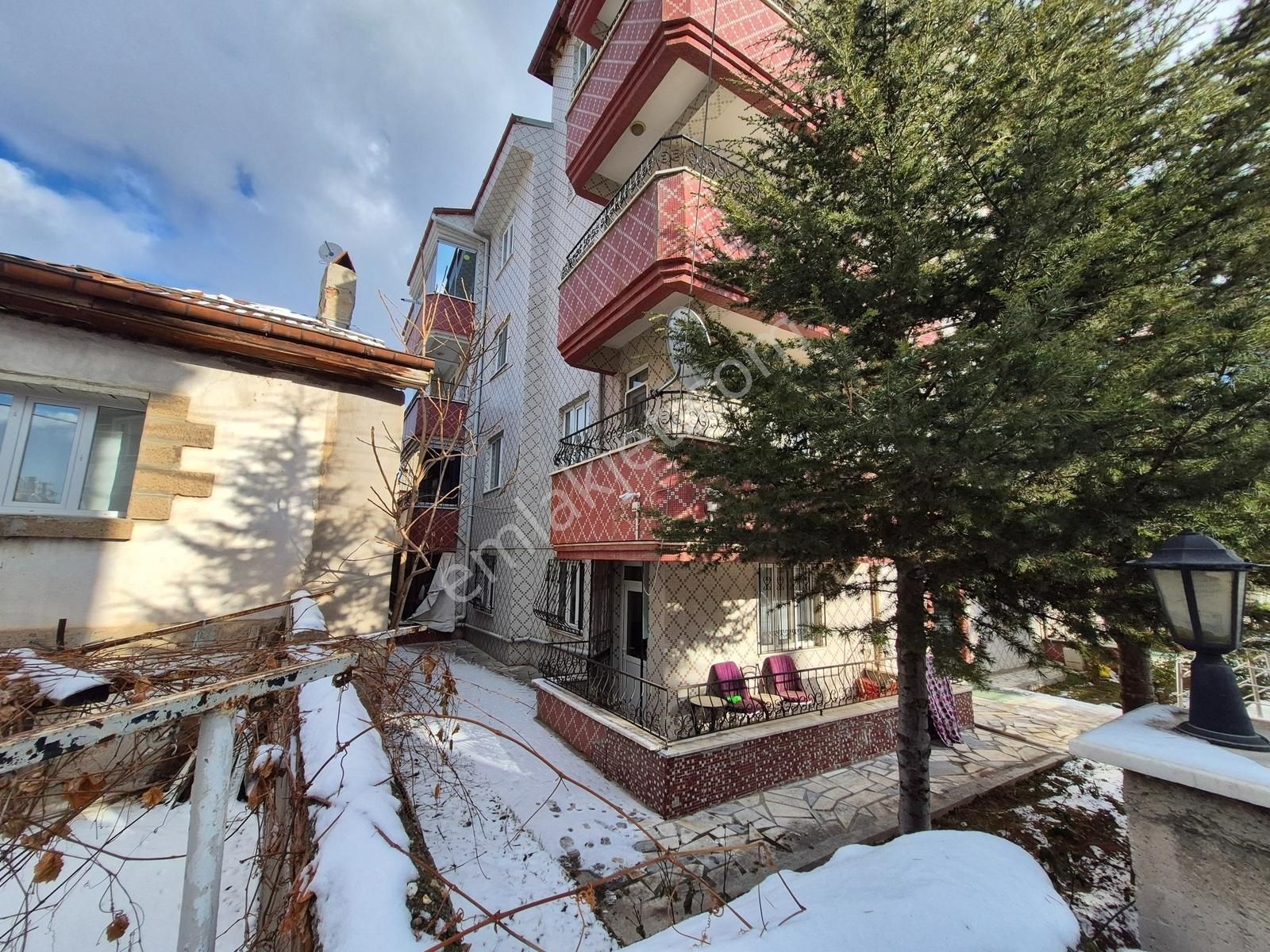 İlbey // Şuhut Merkez "pazar" Mahallesinde Satılık 3+1 Daire - Görsel 6