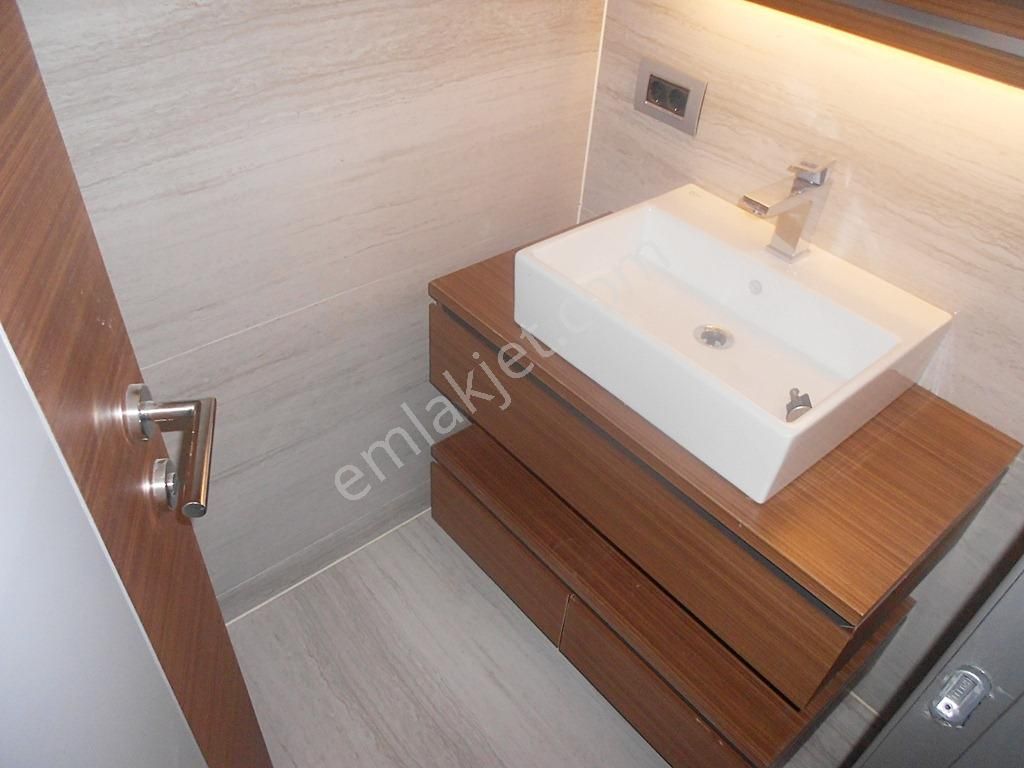 Ataköy Selenium Retro 9 Da 5 Yıllık 2.kat E-5 Manzaralı 176m2 - Görsel 4