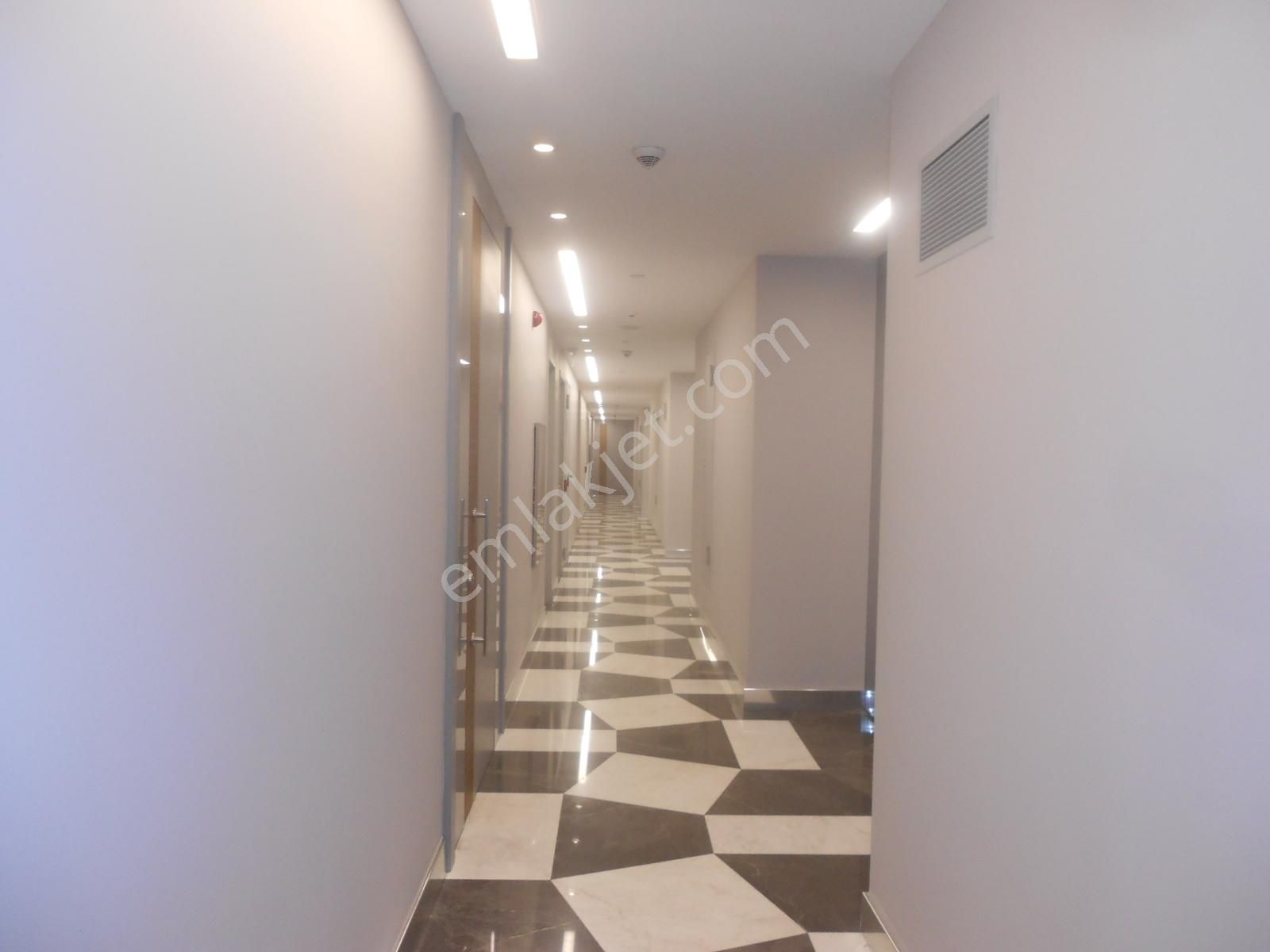 Ataköy Selenium Retro 9 Da 5 Yıllık 2.kat E-5 Manzaralı 176m2 - Görsel 5