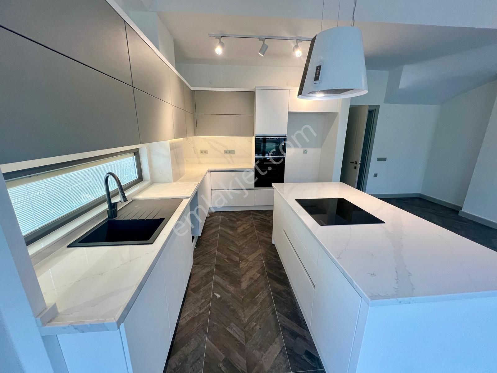 Akçay Aras Emlaktan Gürede 355 M² Arsa İçinde Müstakil Villa