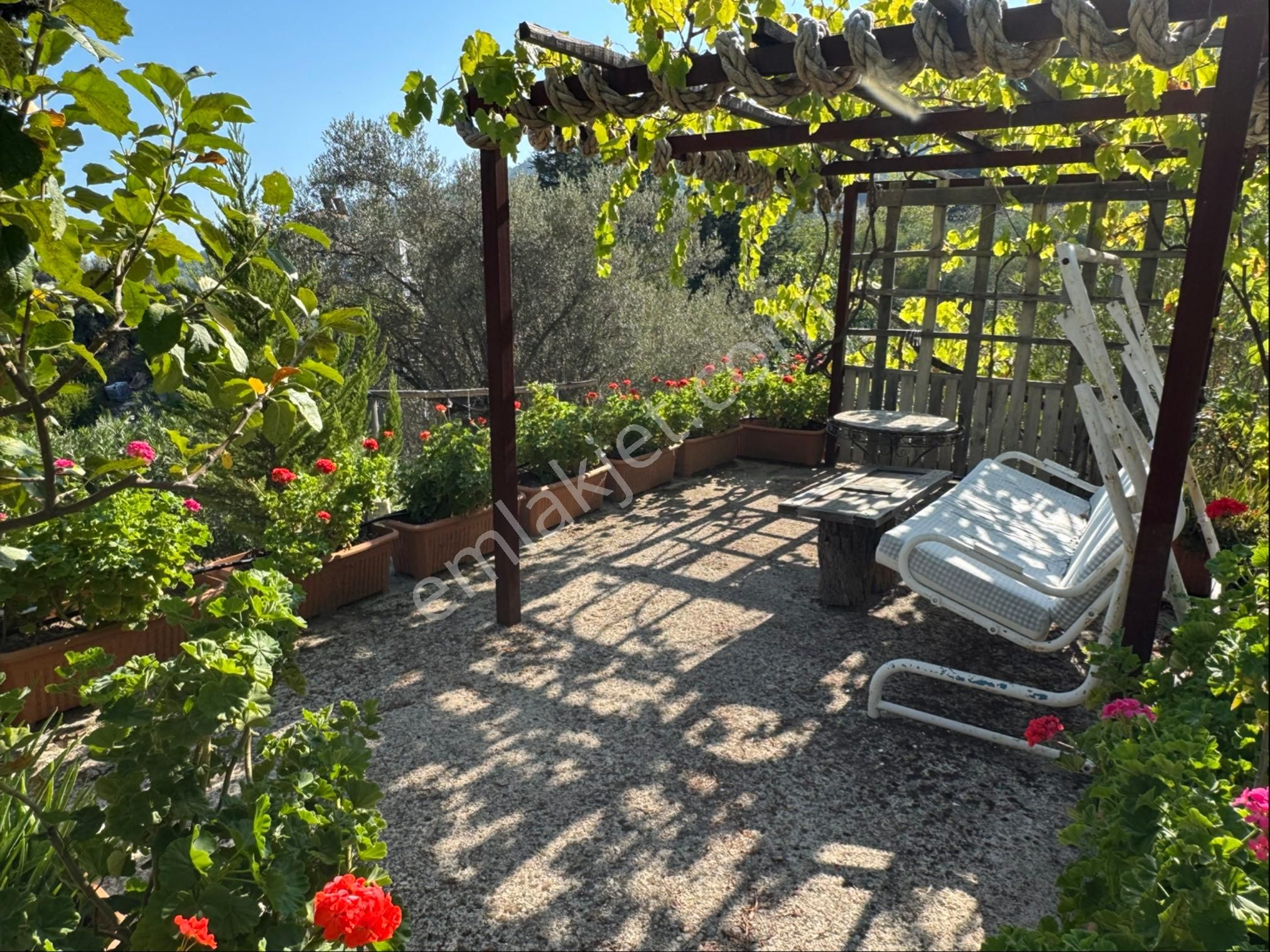 Adrasan Yeşilköy'de Müstakil Ev Ve 2065 M2 İmarlı Arsası - Görsel 3