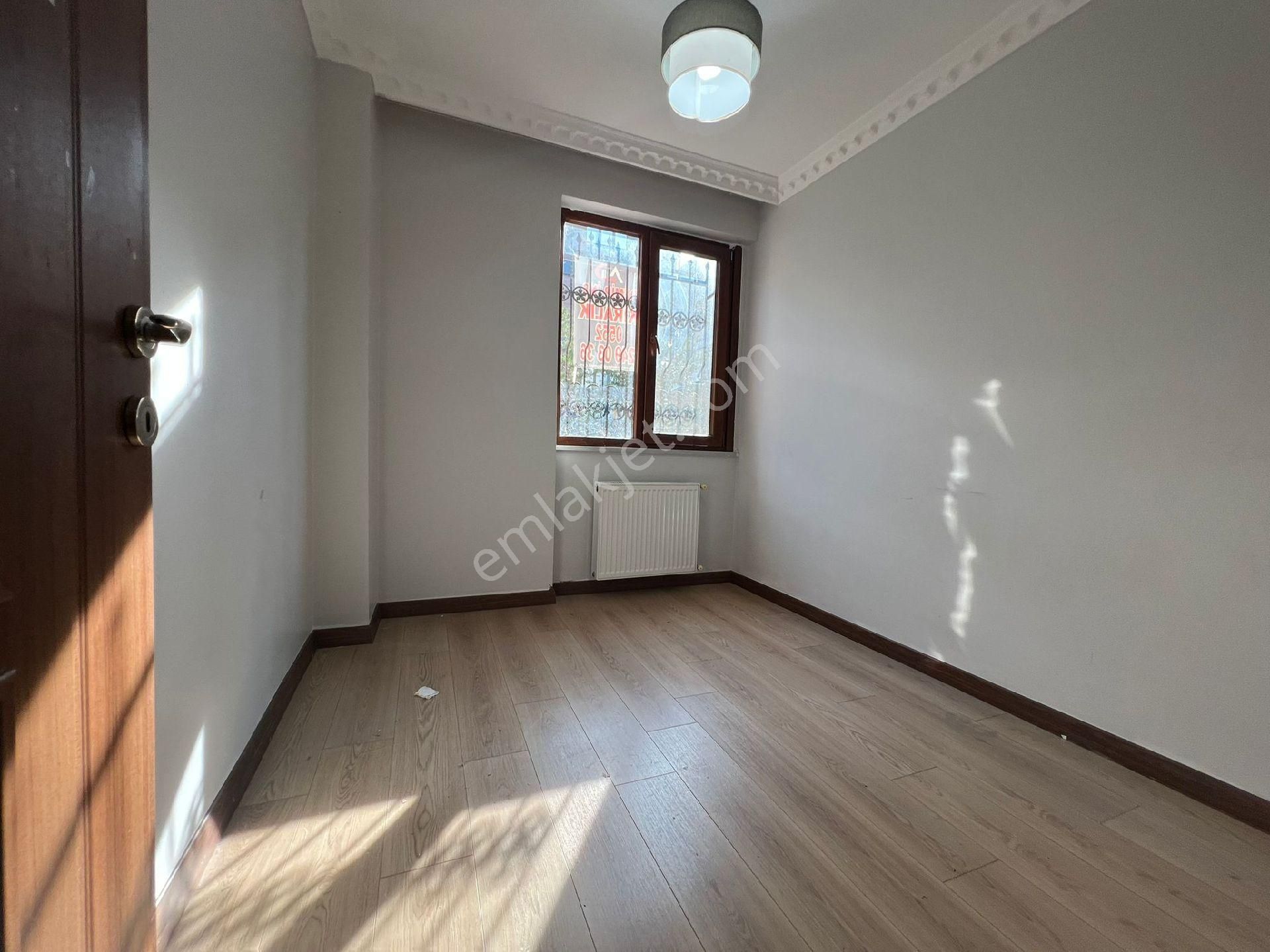 Kavaklida Kiralık Düz Giris 2+1 Bahce Kat - Görsel 17