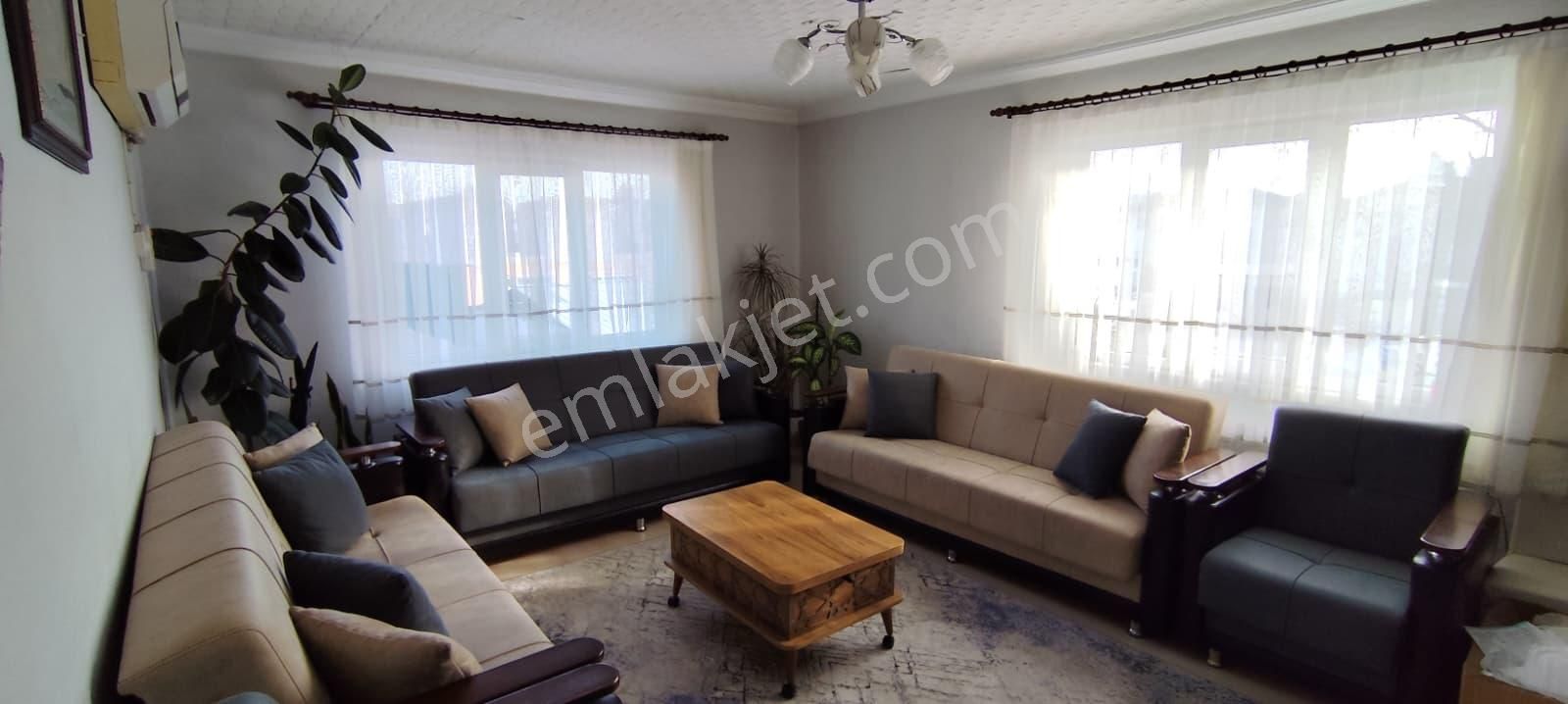 Satılık Ticari İmarlı Arsa Üzerinde 3 Katlı Mevcut Yapı Avantajı