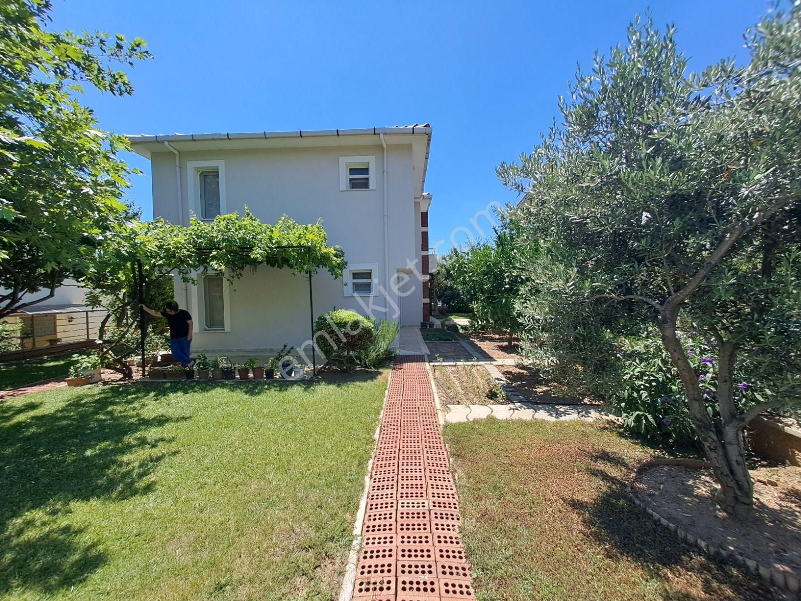 Özdere'de Muhteşem Tek Müstakil Ev Deniz Manzaralı (yetkili )