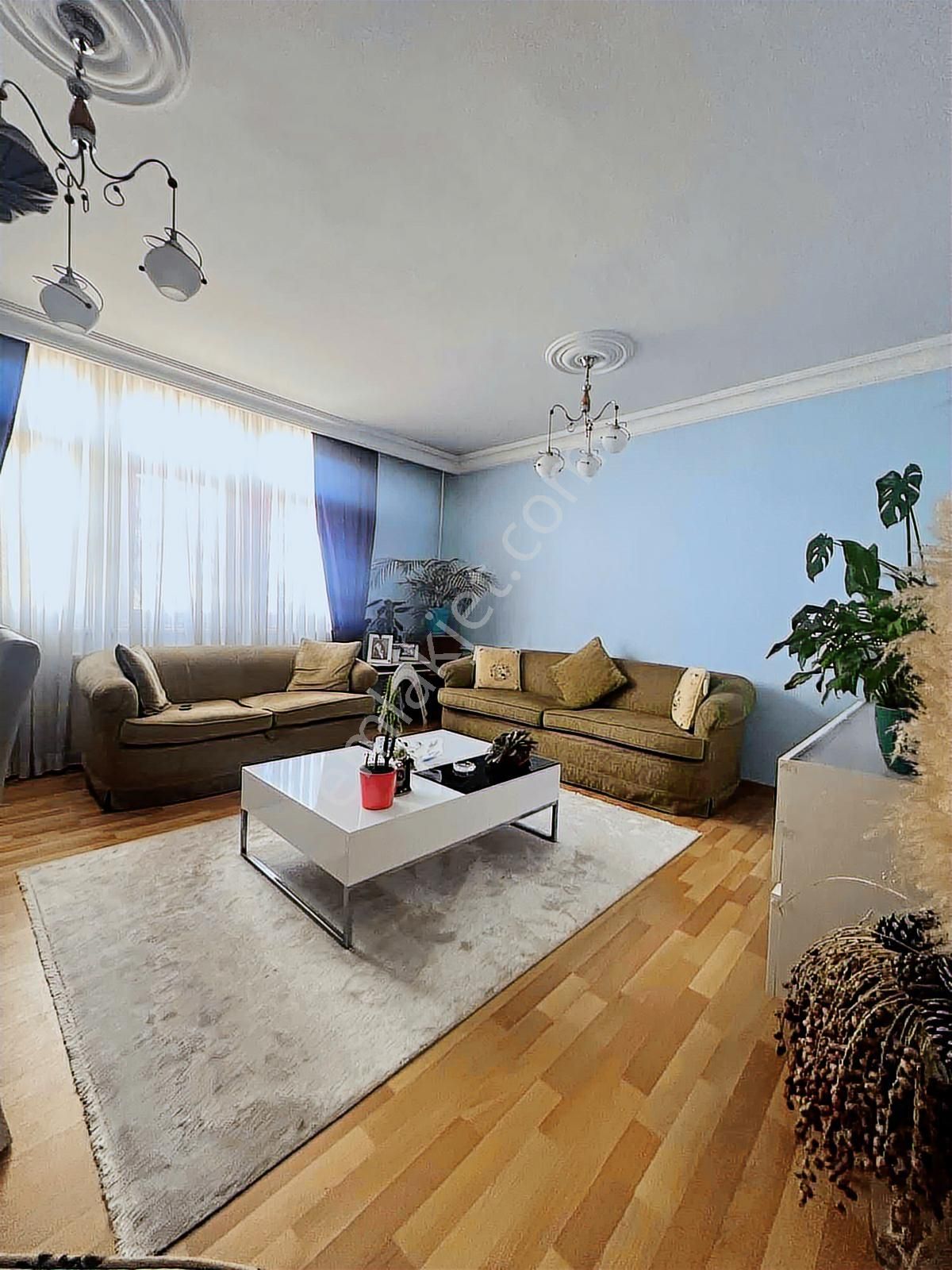 Çengelköy Ata-2 Sitesinde Önü Açık Keyifli 2+1 Daire - Görsel 3