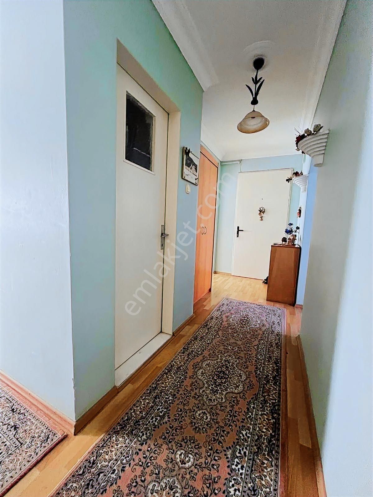 Çengelköy Ata-2 Sitesinde Önü Açık Keyifli 2+1 Daire - Görsel 15