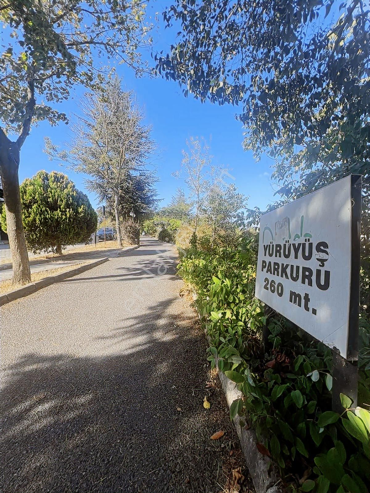 Çengelköy Ata-2 Sitesinde Önü Açık Keyifli 2+1 Daire - Görsel 27