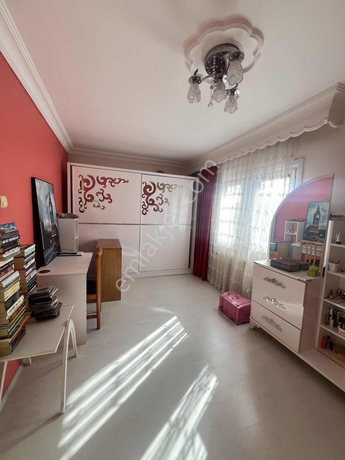 Çengelköy Ata-2 Sitesinde Önü Açık Keyifli 2+1 Daire - Görsel 8