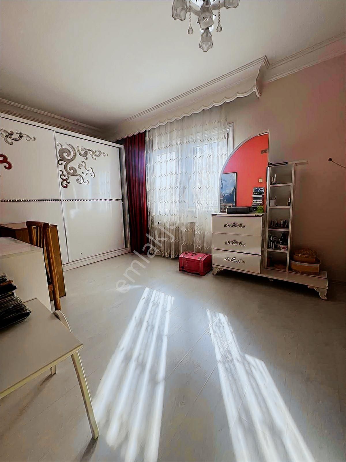 Çengelköy Ata-2 Sitesinde Önü Açık Keyifli 2+1 Daire - Görsel 7