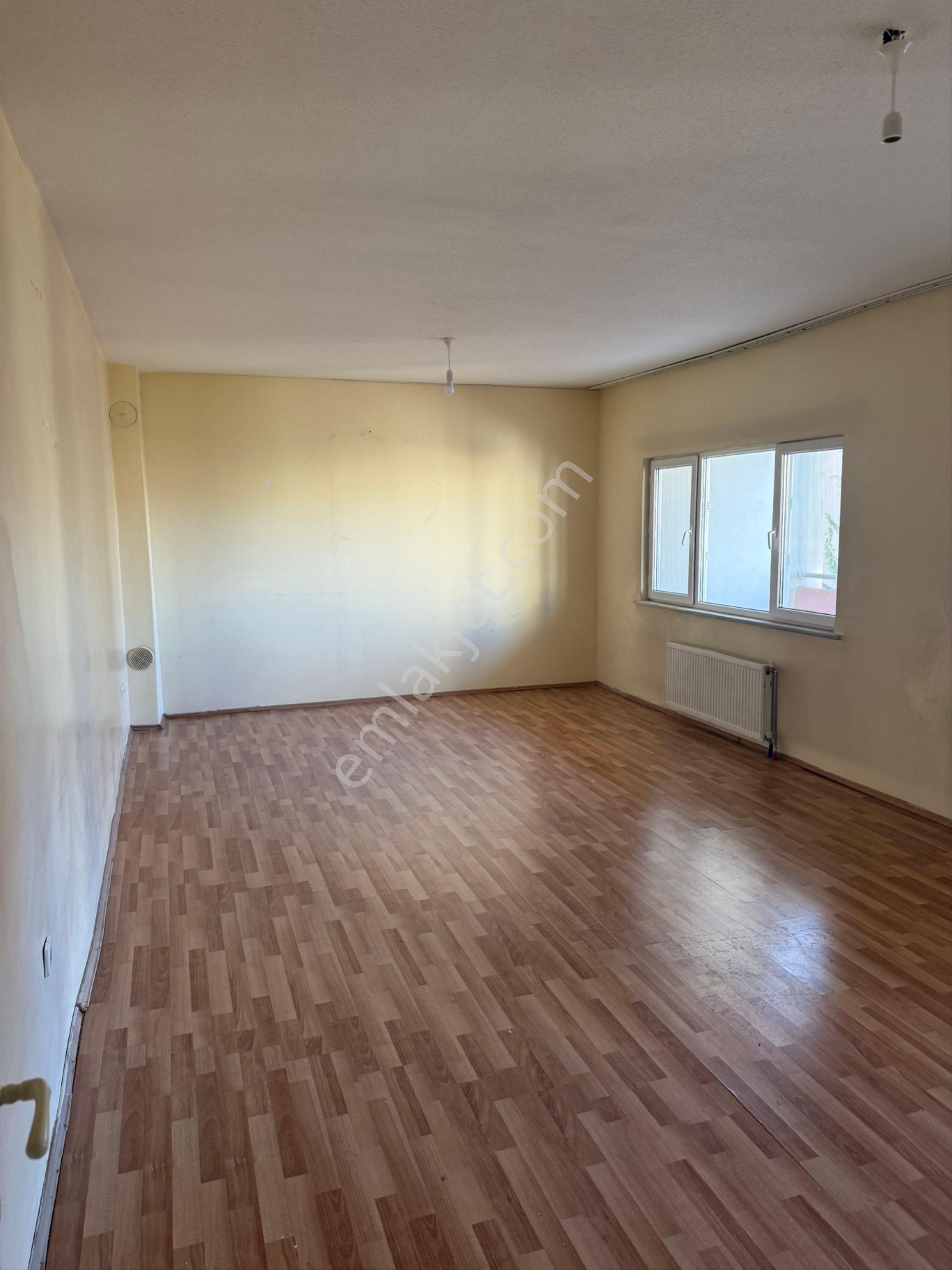 Silifke Toki Evlerinde Geniş 3+1 Kiralık Daire - Görsel 2