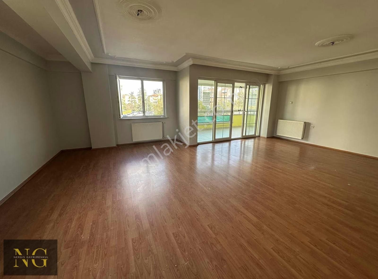 Nergisden Kiralık Fsm Bulvarda Acıbadem Yanında 3+1 170 M2 Daire - Görsel 26