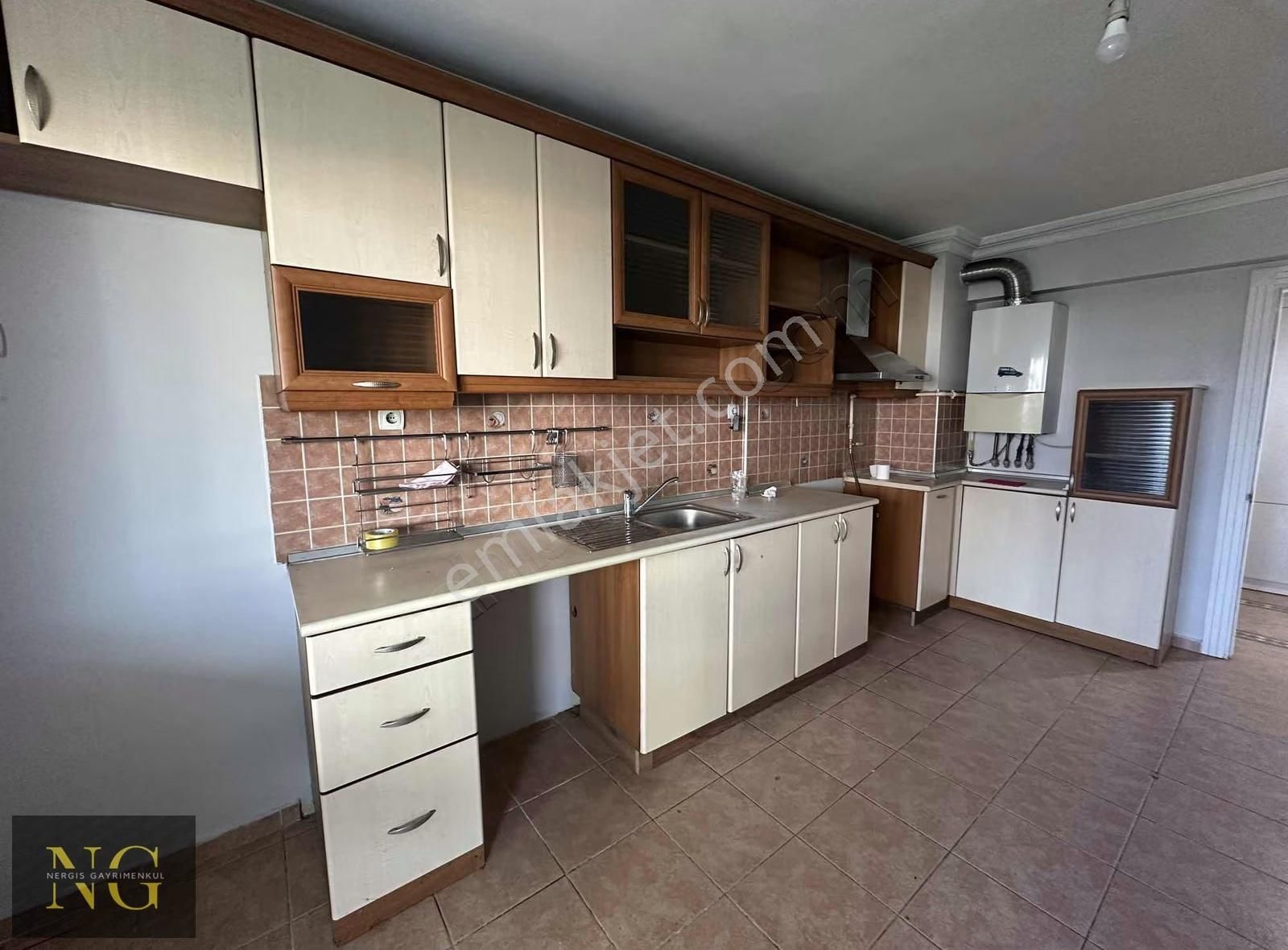 Nergisden Kiralık Fsm Bulvarda Acıbadem Yanında 3+1 170 M2 Daire - Görsel 27