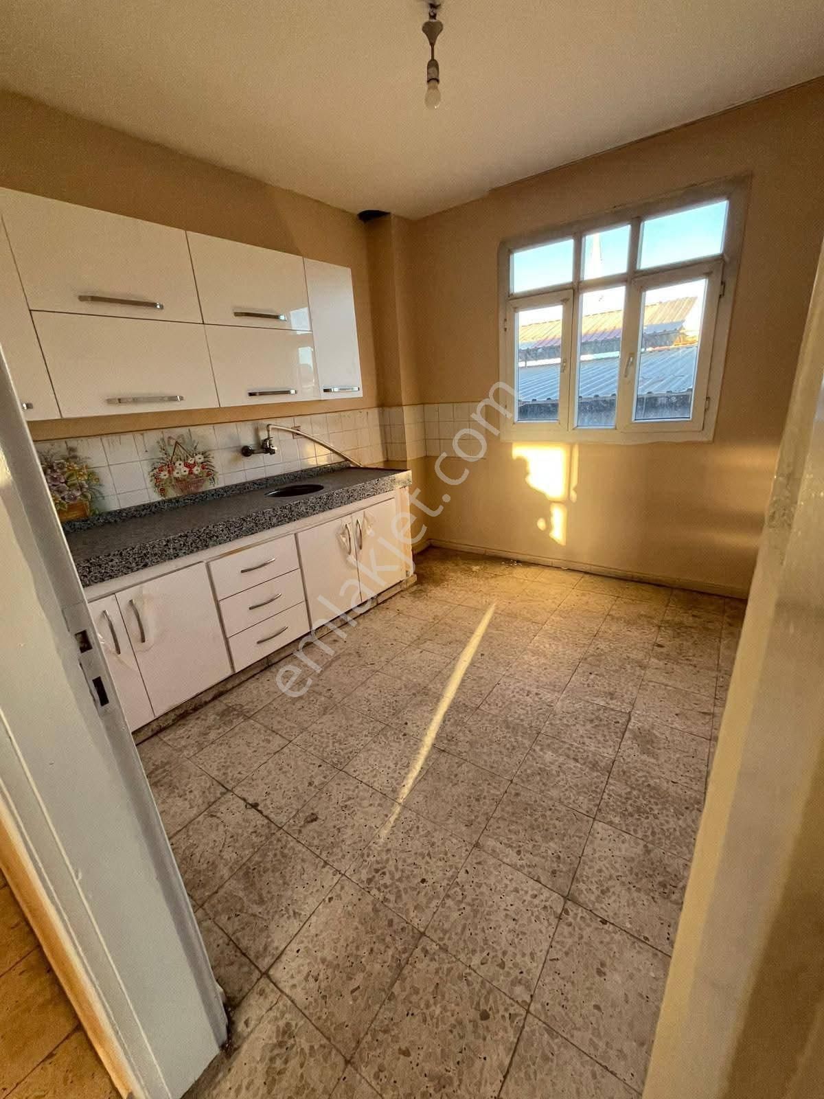 Golcuoğlu Karşısı 3 Katlı Müstakil - Görsel 28