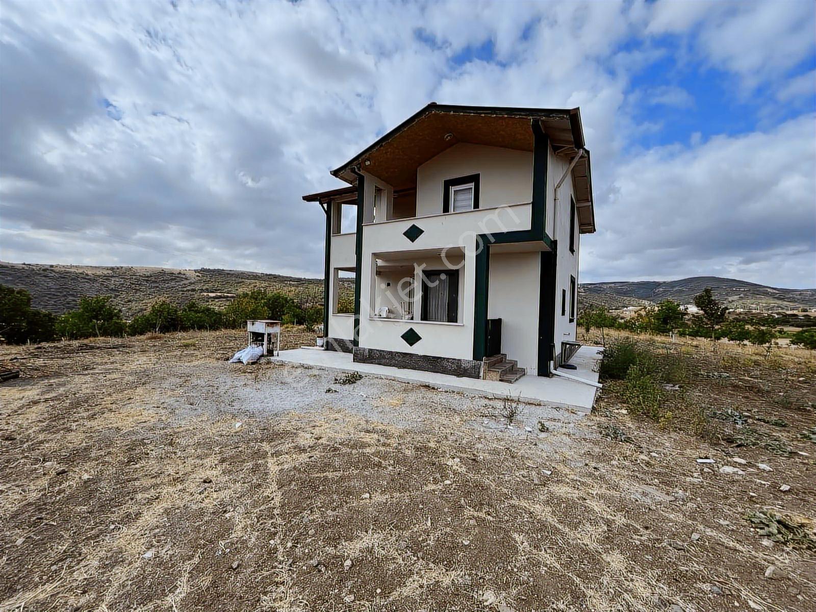 Çanakçı Köyünde 17 Dönüm Tarla İçinde Ev Yeri Meyvelık