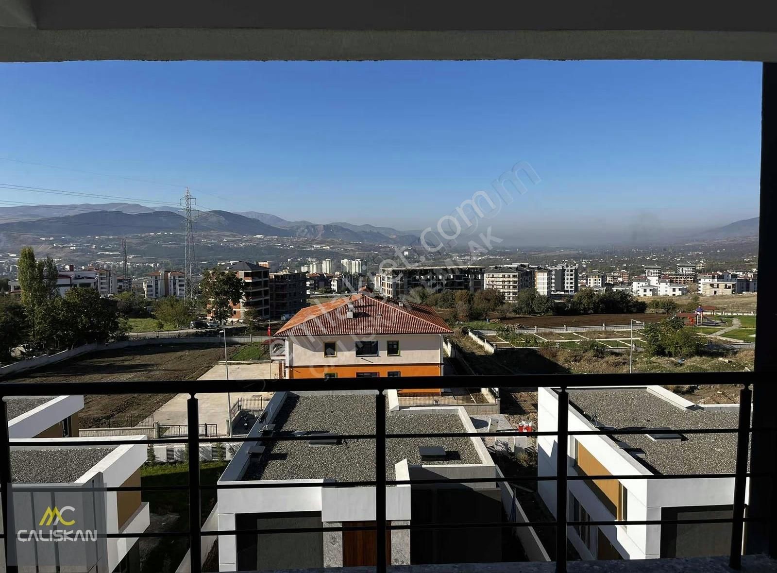 Güneşli Mahallesi Satılık Ara Kat 3.5+1 Konut