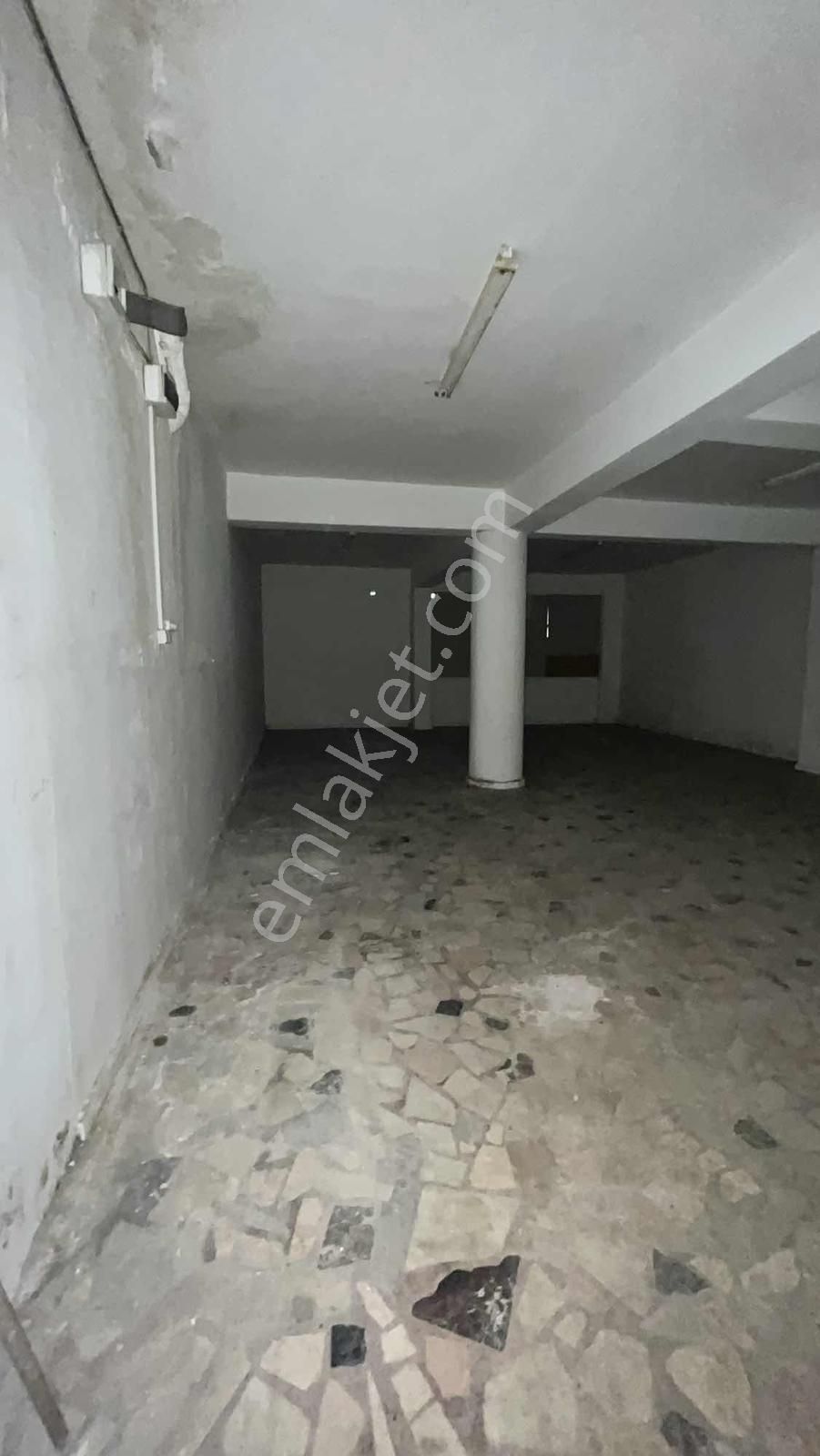 Kocatepe'de Metro Ve Forum İstanbula Yakın Kiralık Dükkan - Görsel 4