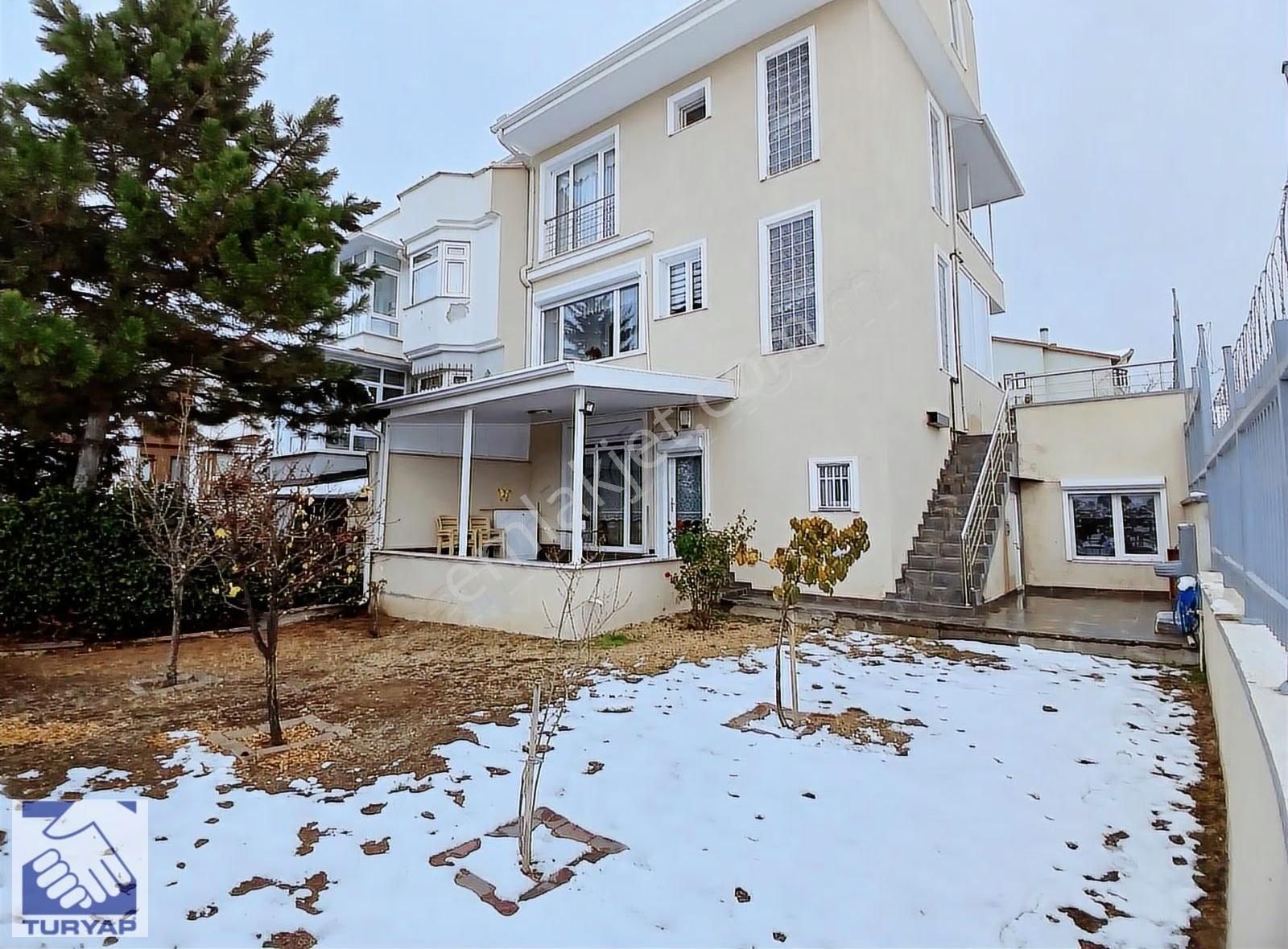 İlko Sitesinde Manzaralı Özel Tasarlanmış Satılık Fırsat Villa - Görsel 32