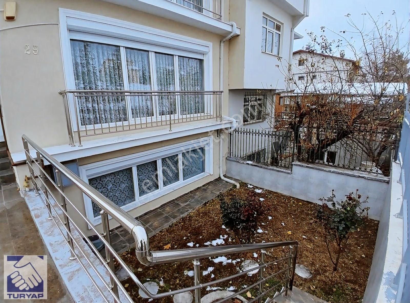 İlko Sitesinde Manzaralı Özel Tasarlanmış Satılık Fırsat Villa - Görsel 27