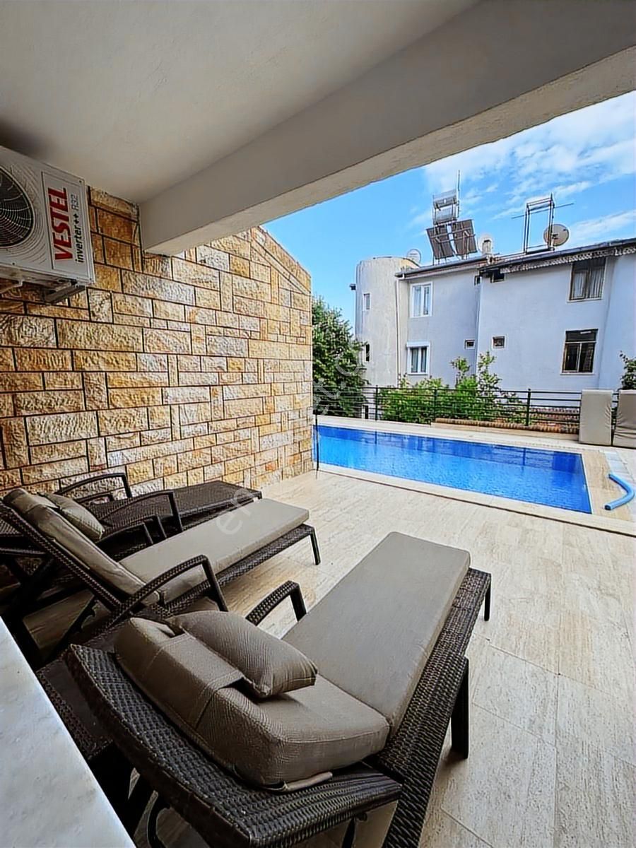 Side Mahallesinde Müstakil Tripleks Satılık Villa - Görsel 9