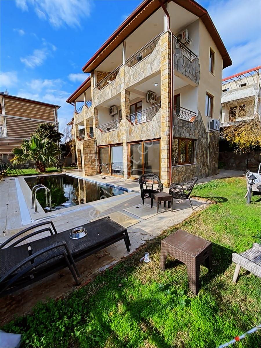 Side Mahallesinde Müstakil Tripleks Satılık Villa - Görsel 8