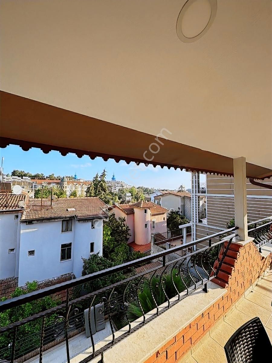 Side Mahallesinde Müstakil Tripleks Satılık Villa - Görsel 13