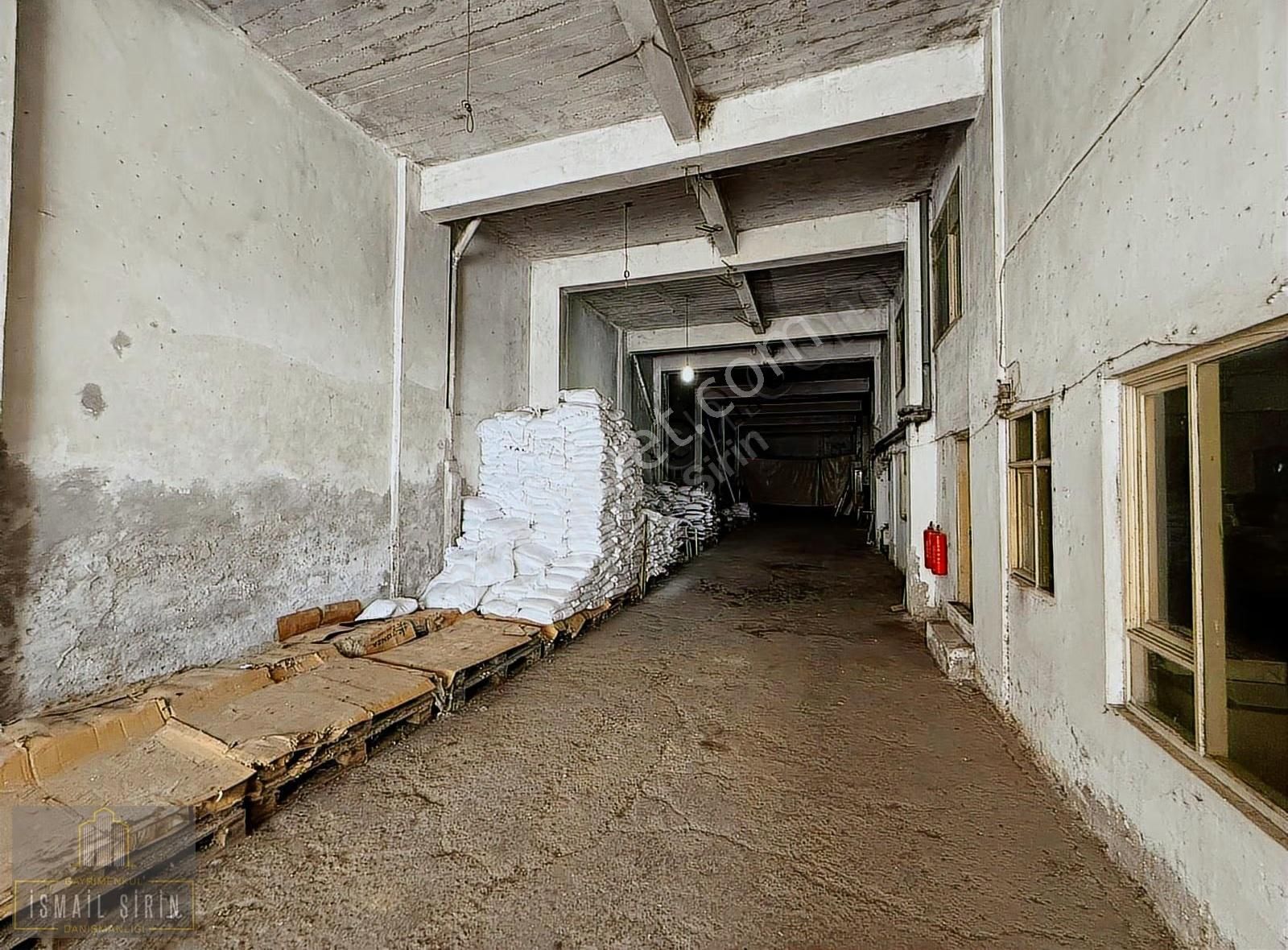 İsmailşirinden Merkezde Gazhane Cd'de 450m2 Tabanlı Kiralık Depo