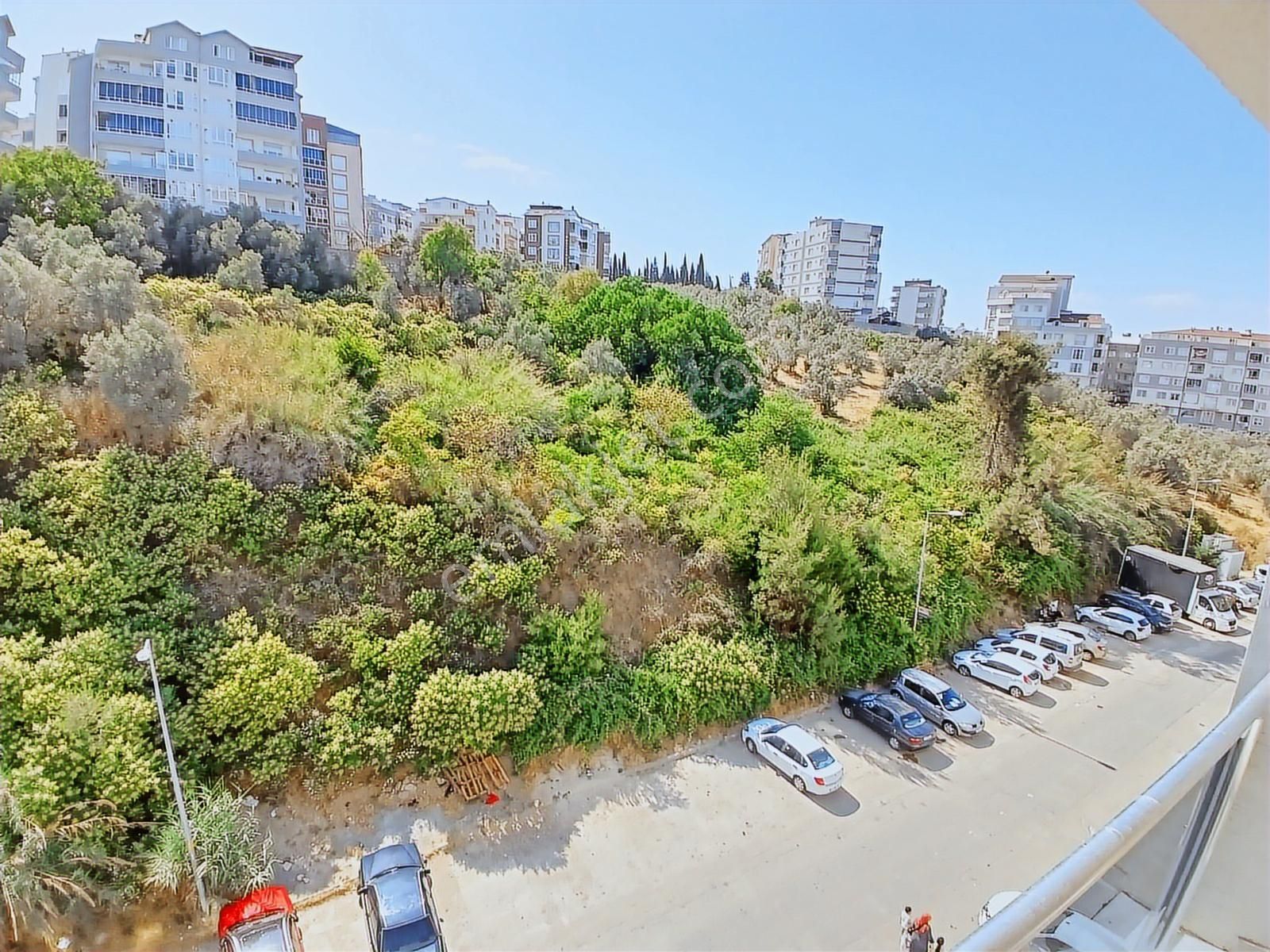 Güzelyalı Merkezde Satılık 5+1 Dublex Geniş Daire