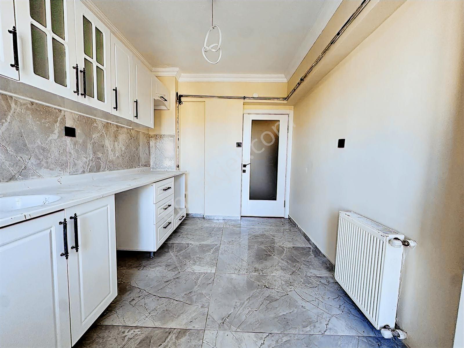 Şentürk Gayrimenkul'den//1.kat**fırsat Daire//full Yapılı!! - Görsel 4