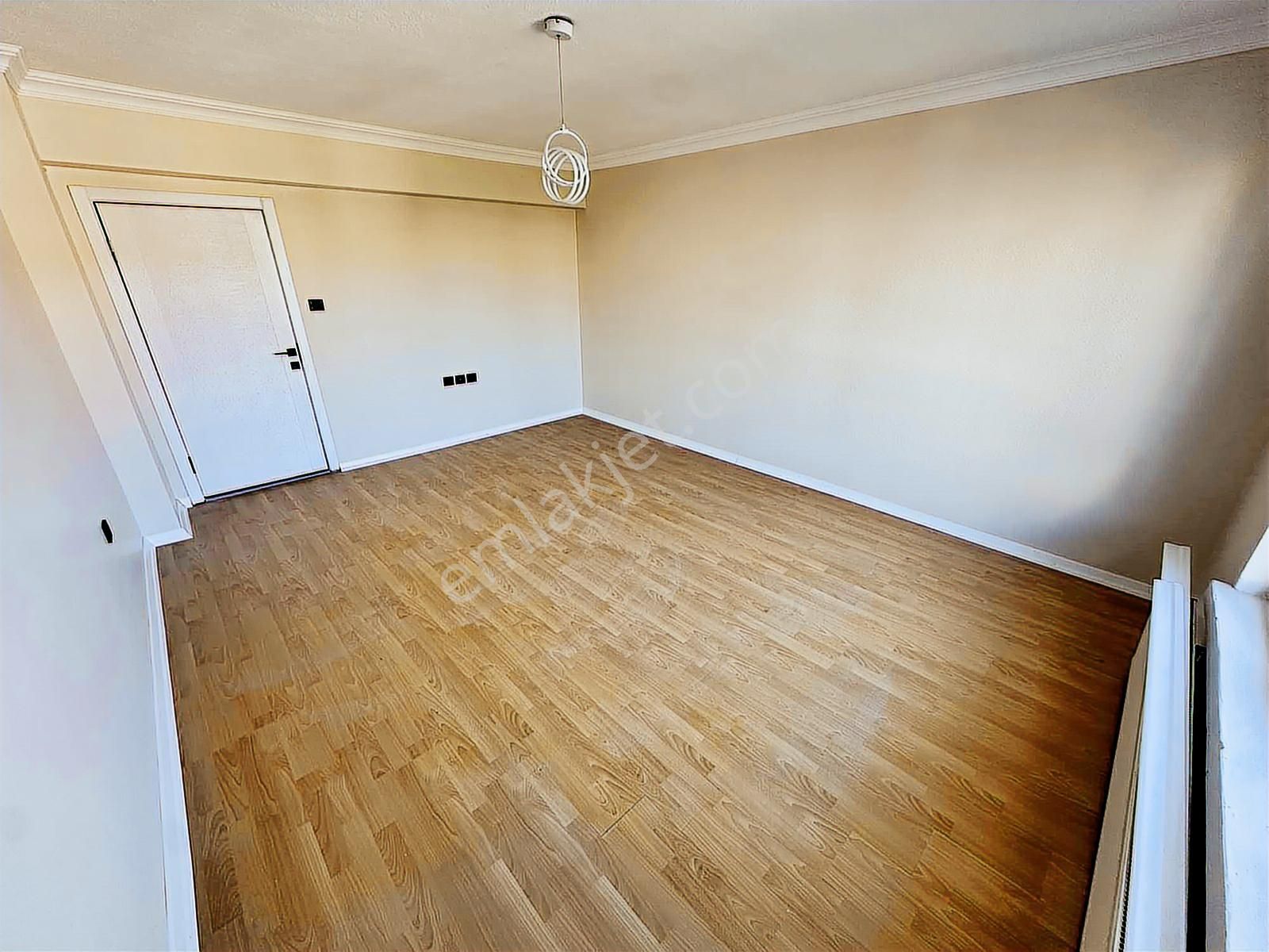 Şentürk Gayrimenkul'den//1.kat**fırsat Daire//full Yapılı!! - Görsel 17