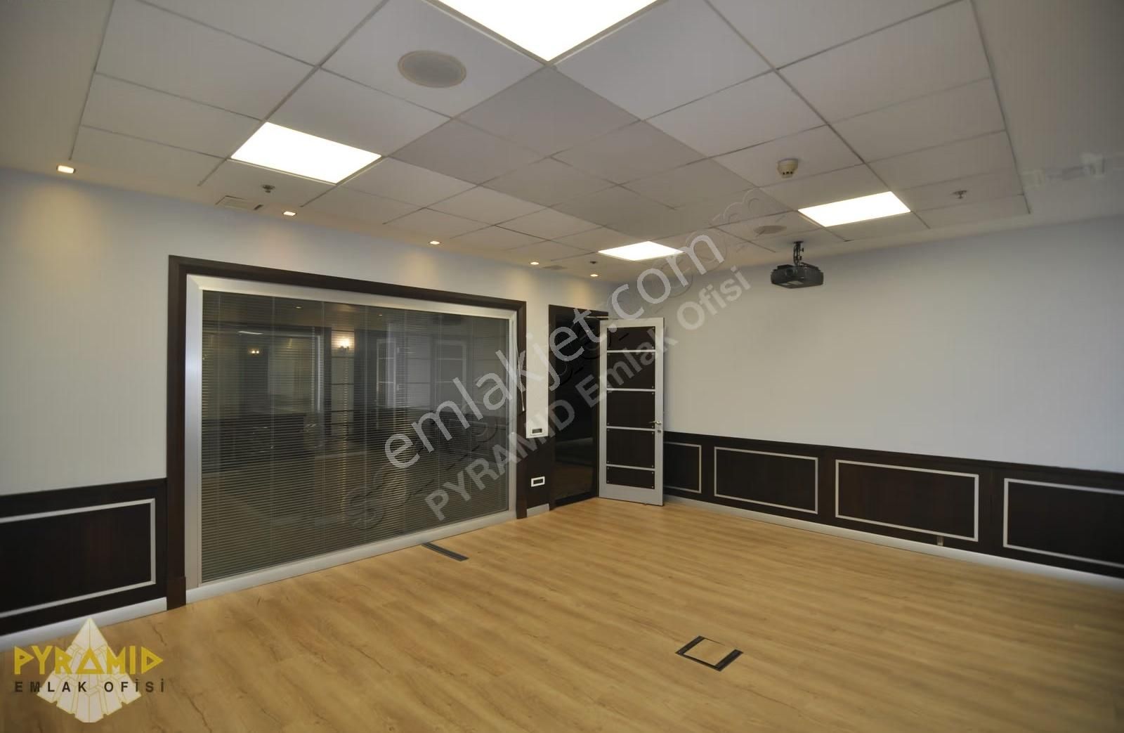 1 Levent Plaza Pyramıd'den Tam Kat 895m2 Lüx Ofis - Görsel 7