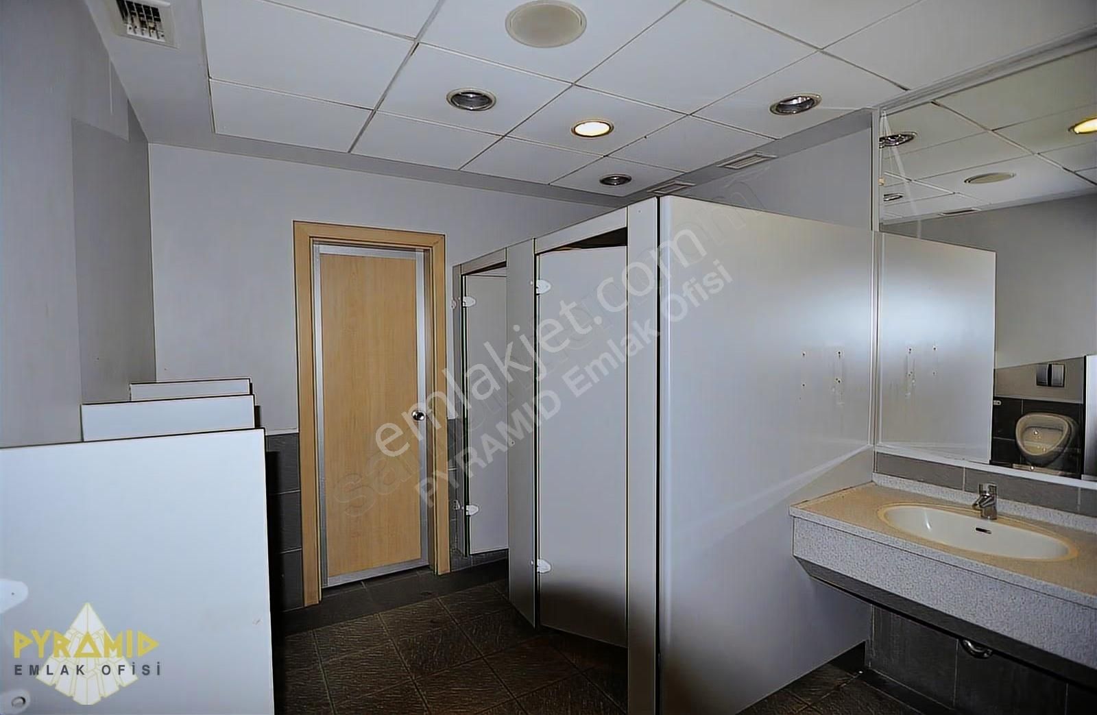1 Levent Plaza Pyramıd'den Tam Kat 895m2 Lüx Ofis - Görsel 12
