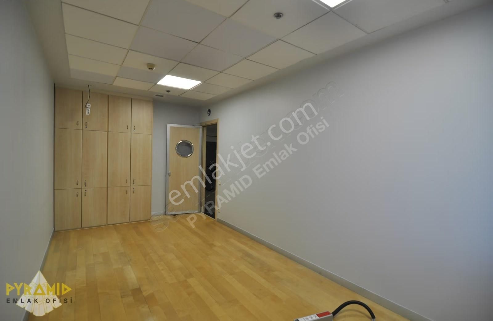 1 Levent Plaza Pyramıd'den Tam Kat 895m2 Lüx Ofis - Görsel 15