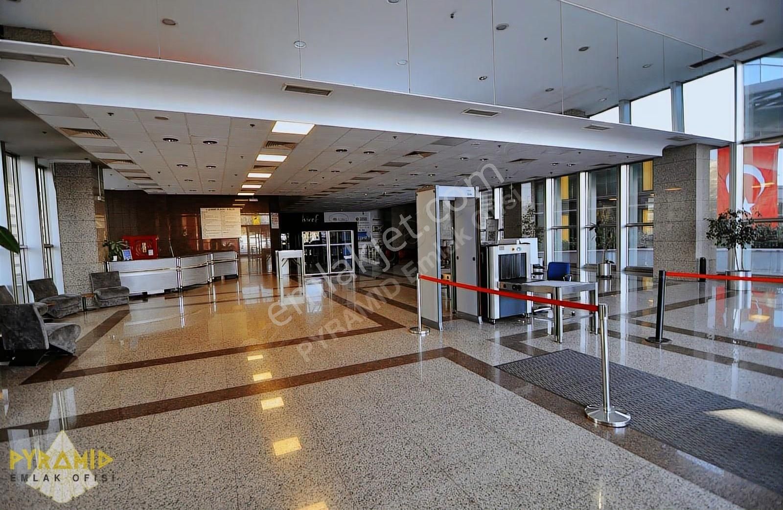 1 Levent Plaza Pyramıd'den Tam Kat 895m2 Lüx Ofis - Görsel 21
