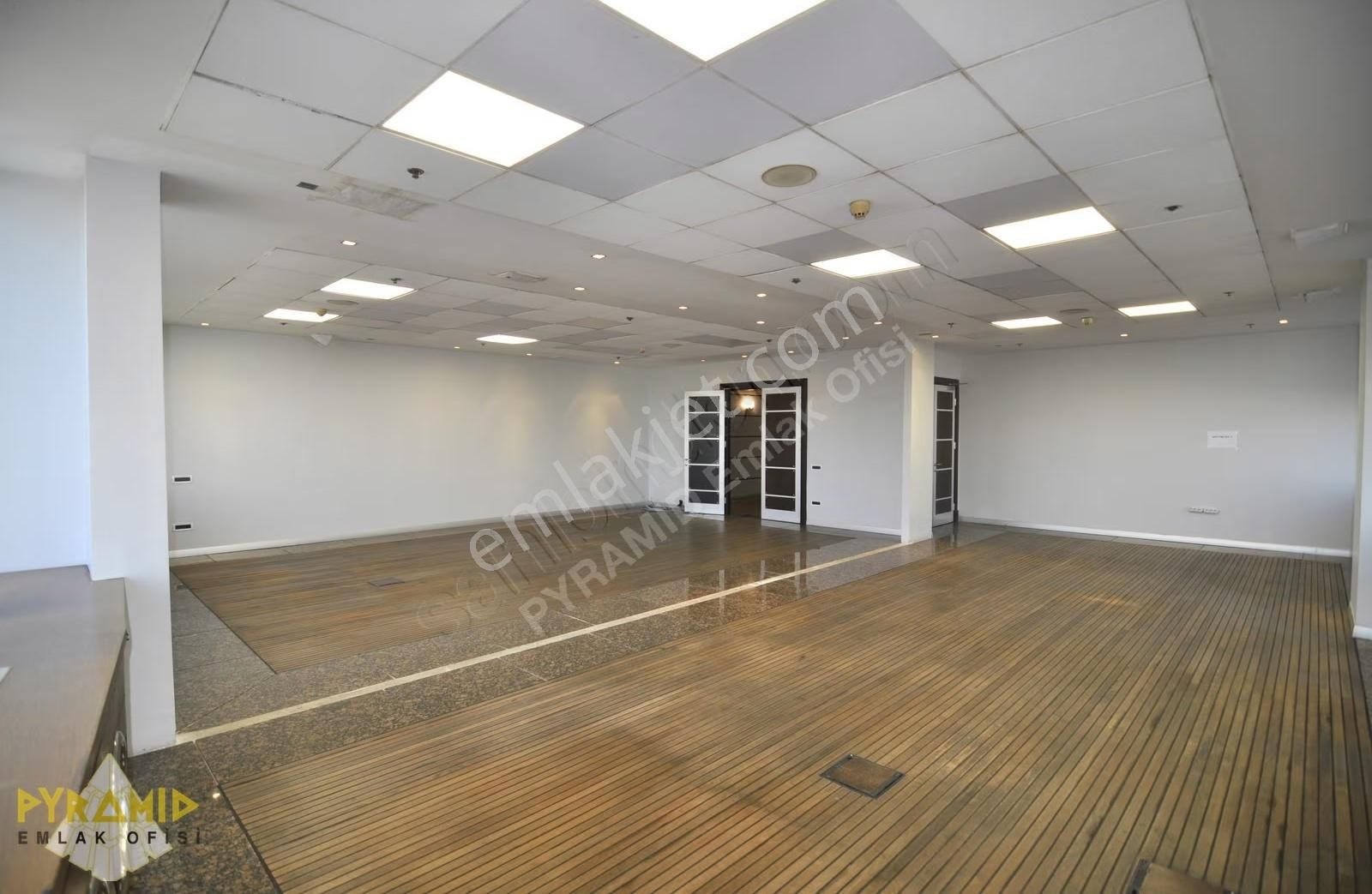 1 Levent Plaza Pyramıd'den Tam Kat 895m2 Lüx Ofis - Görsel 5