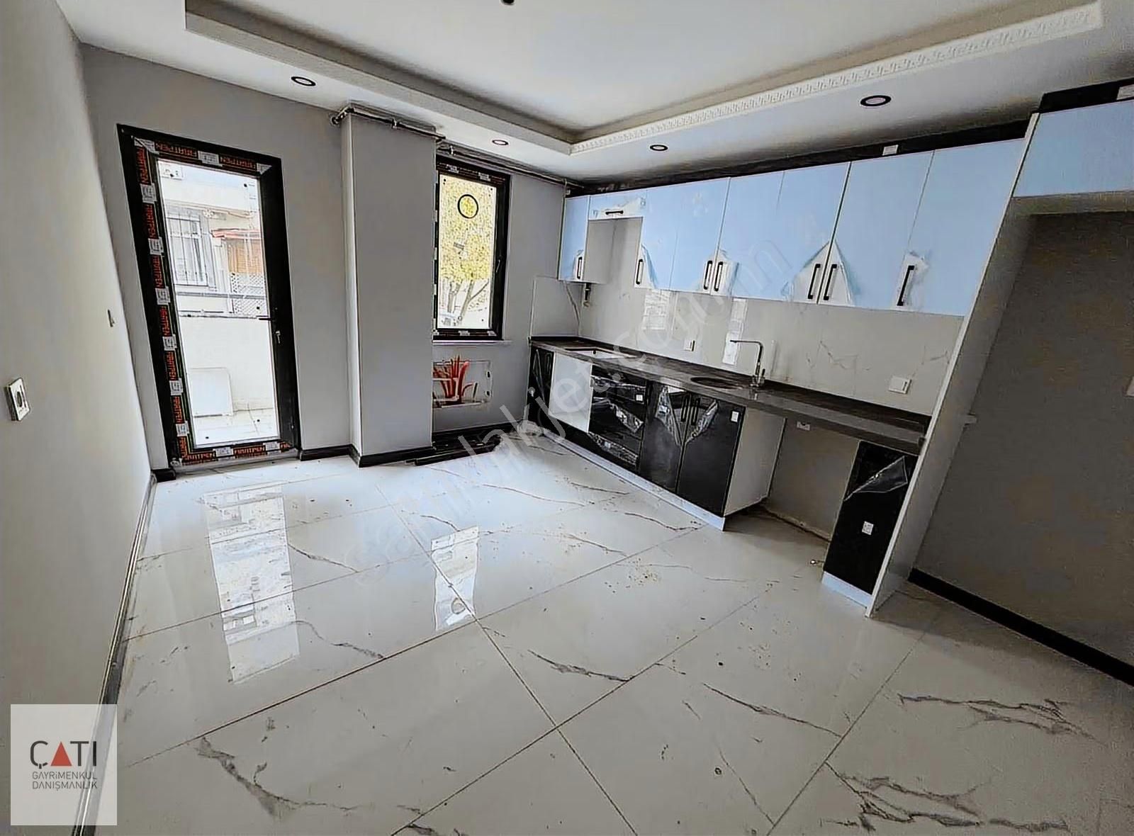 Darıca Sırasöğütler'de Satılık 85 M2 2+1 Daire