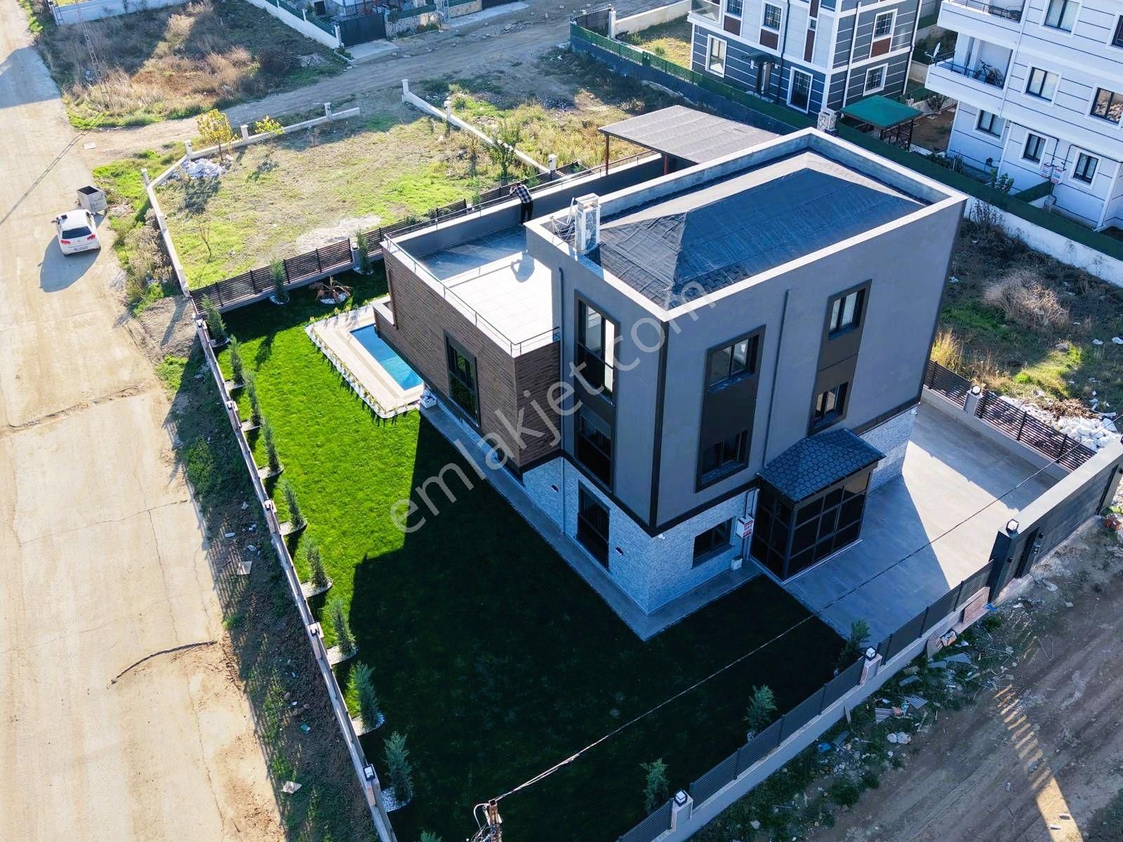 Yeniçiftlikte Deniz Manzaralı Havuzlu Ultra Lüx 6+2 Müstakil Villa Yazlık - Görsel 23