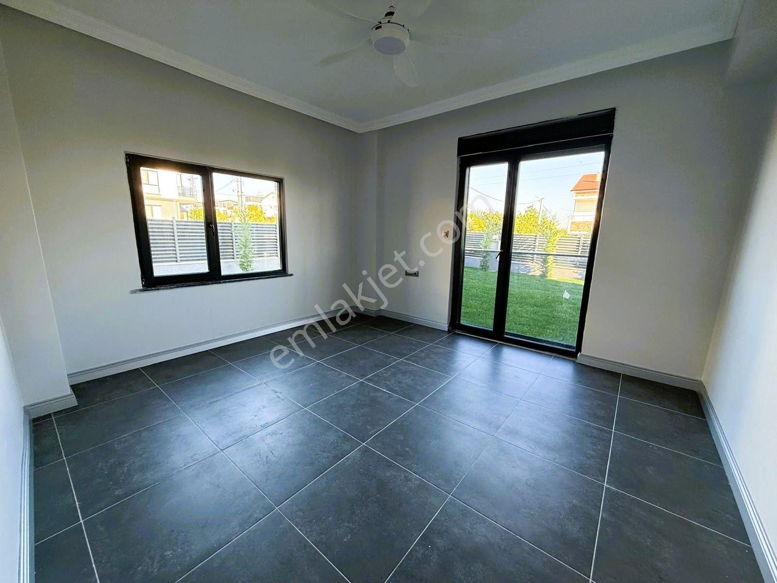 Yeniçiftlikte Deniz Manzaralı Havuzlu Ultra Lüx 6+2 Müstakil Villa Yazlık - Görsel 14