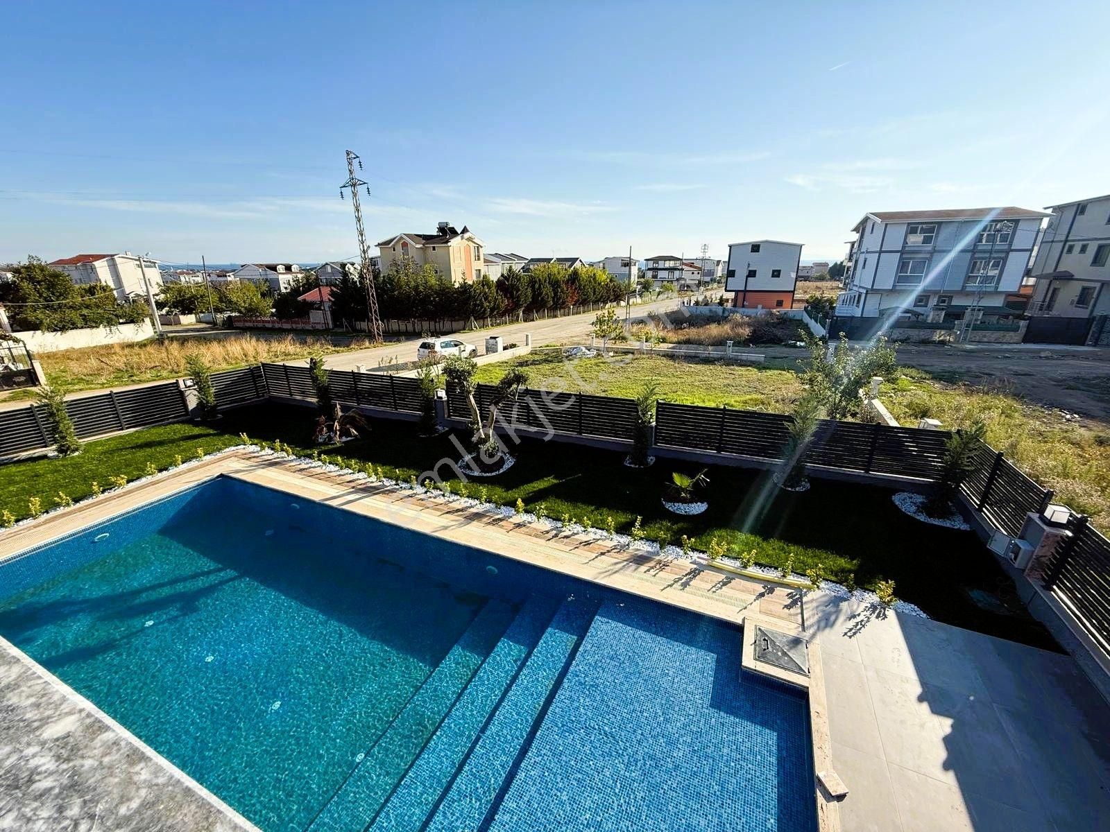 Yeniçiftlikte Deniz Manzaralı Havuzlu Ultra Lüx 6+2 Müstakil Villa Yazlık - Görsel 5