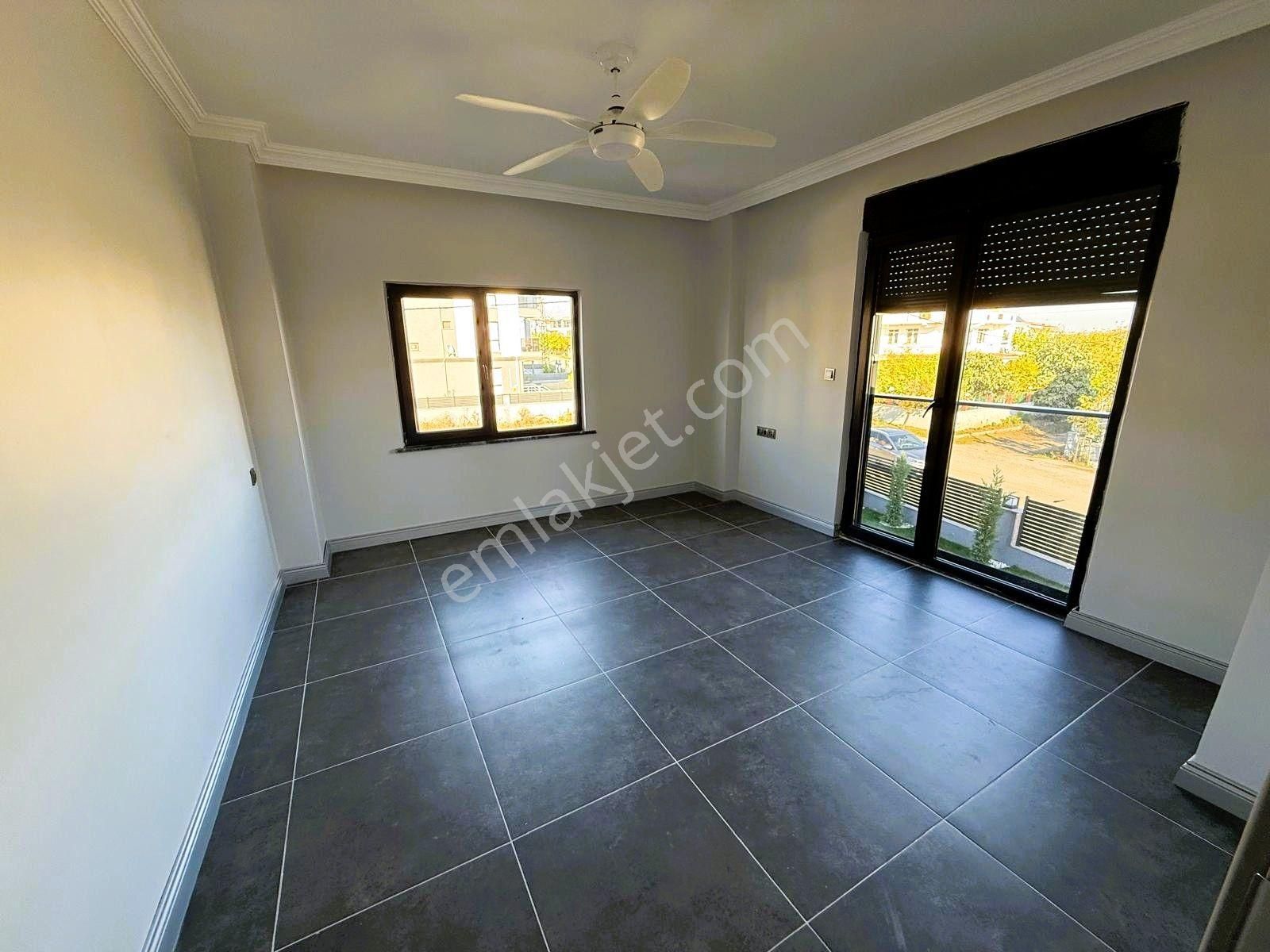 Yeniçiftlikte Deniz Manzaralı Havuzlu Ultra Lüx 6+2 Müstakil Villa Yazlık - Görsel 20