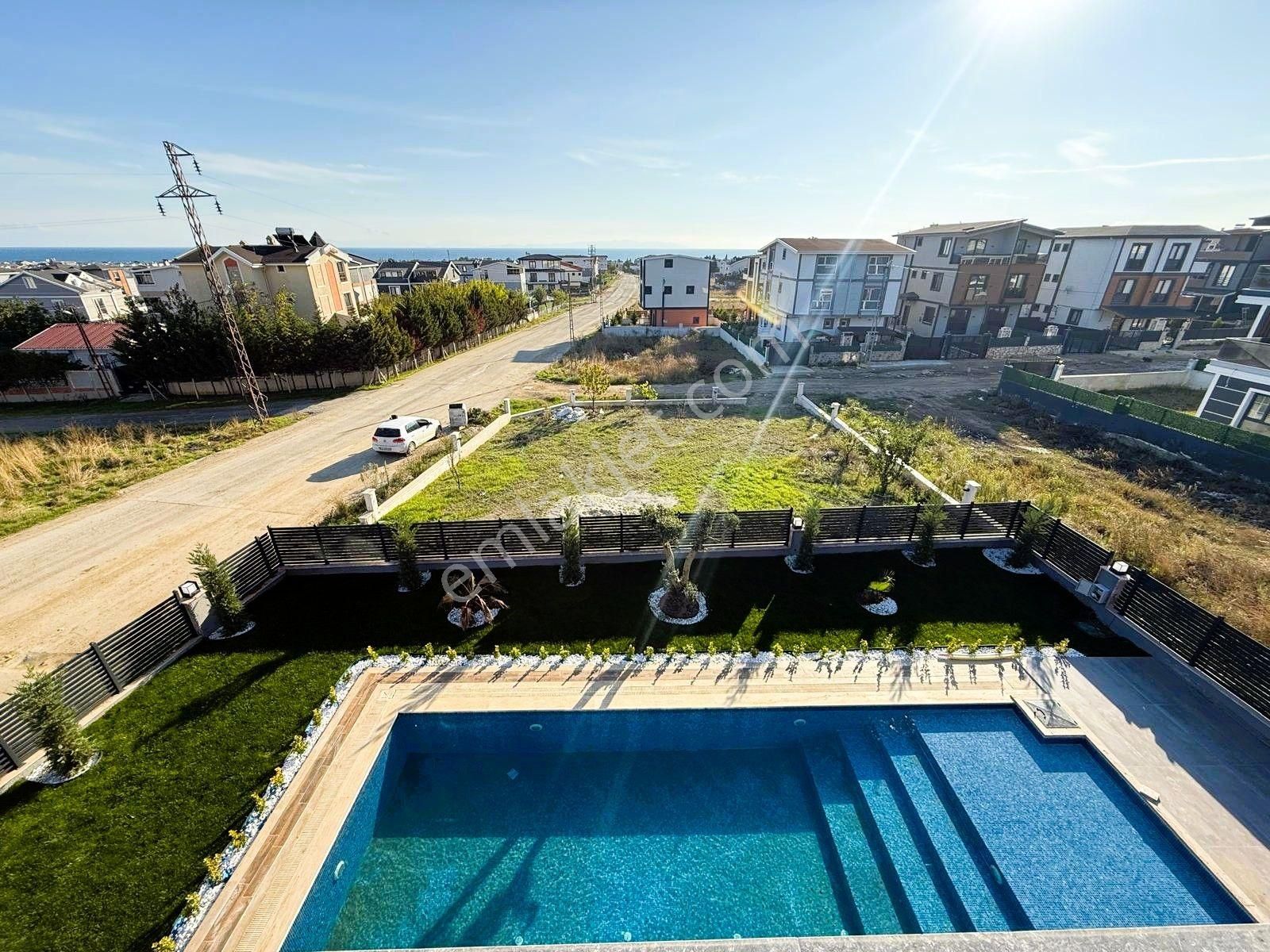 Yeniçiftlikte Deniz Manzaralı Havuzlu Ultra Lüx 6+2 Müstakil Villa Yazlık - Görsel 22